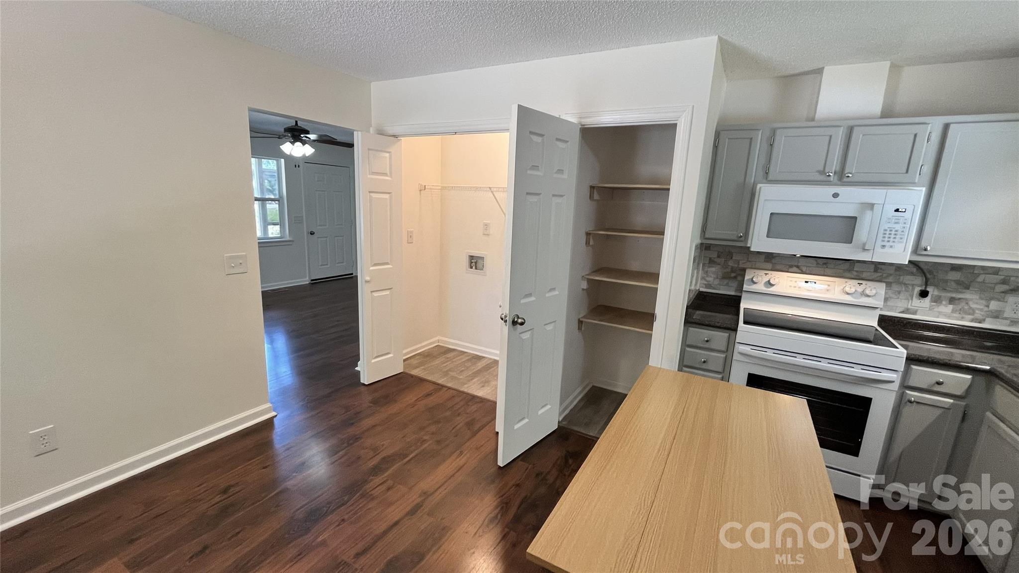 828 Cornelius Rd, Mooresville, NC 28117