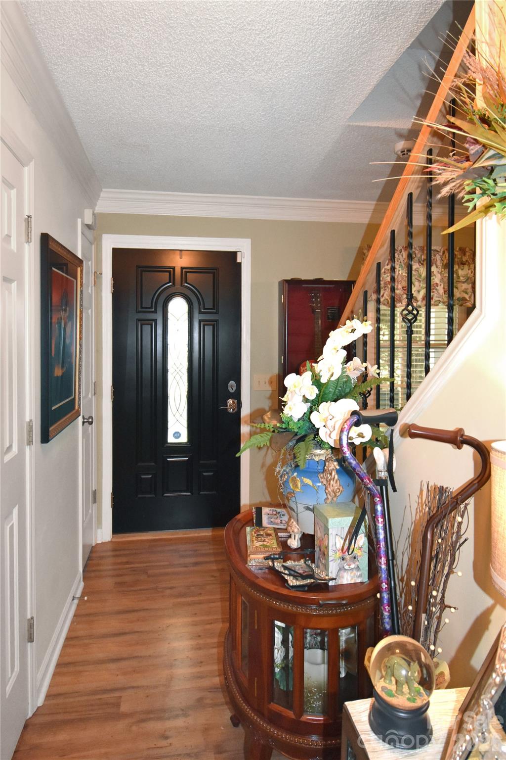 1861 Plaza Dr, Hickory, NC 28602