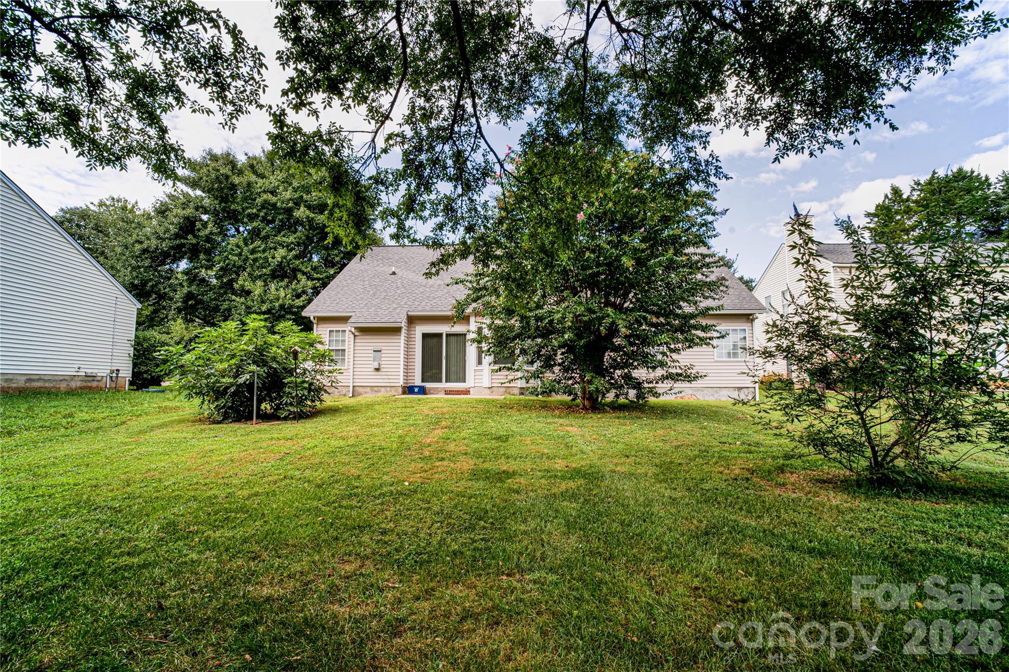9612 Veronica Dr, Charlotte, NC 28215