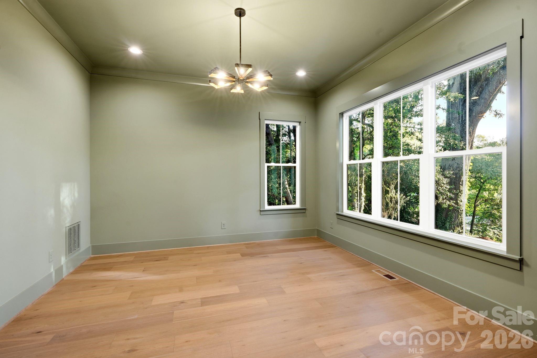4214 Waterbury Dr, Charlotte, NC 28209