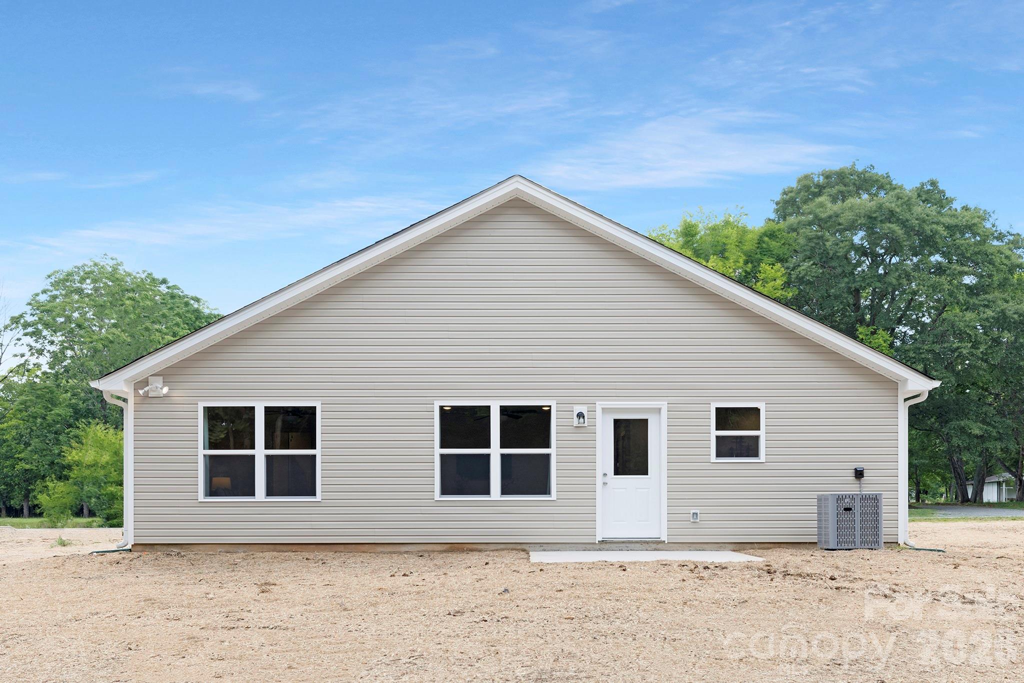 1243 Janice Rd, Lincolnton, NC 28092