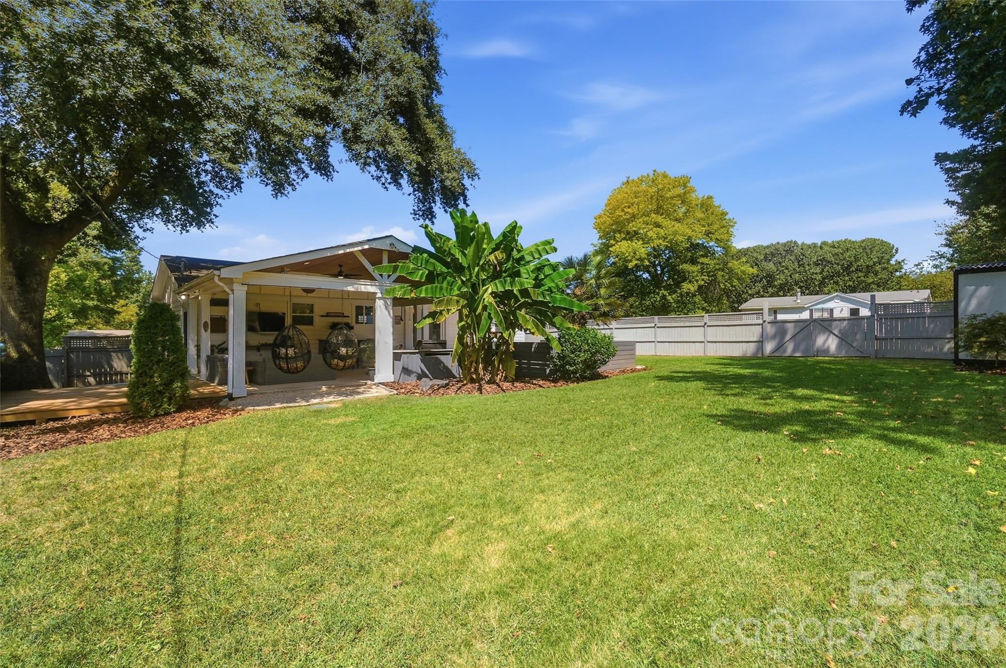 1901 Clearwood Ln, Charlotte, NC 28214