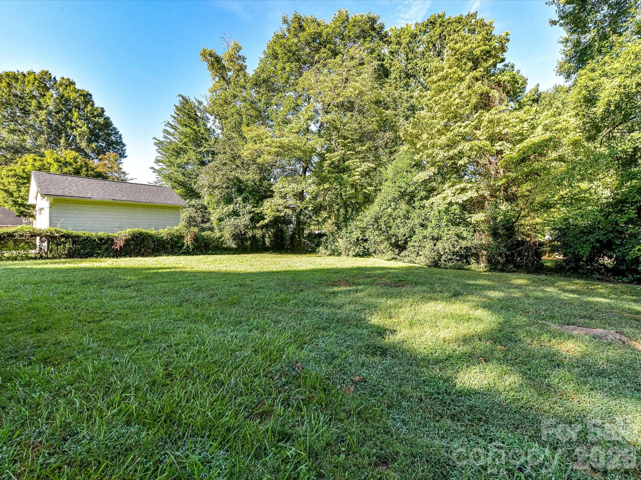 5726 Sharon Rd, Charlotte, NC 28210