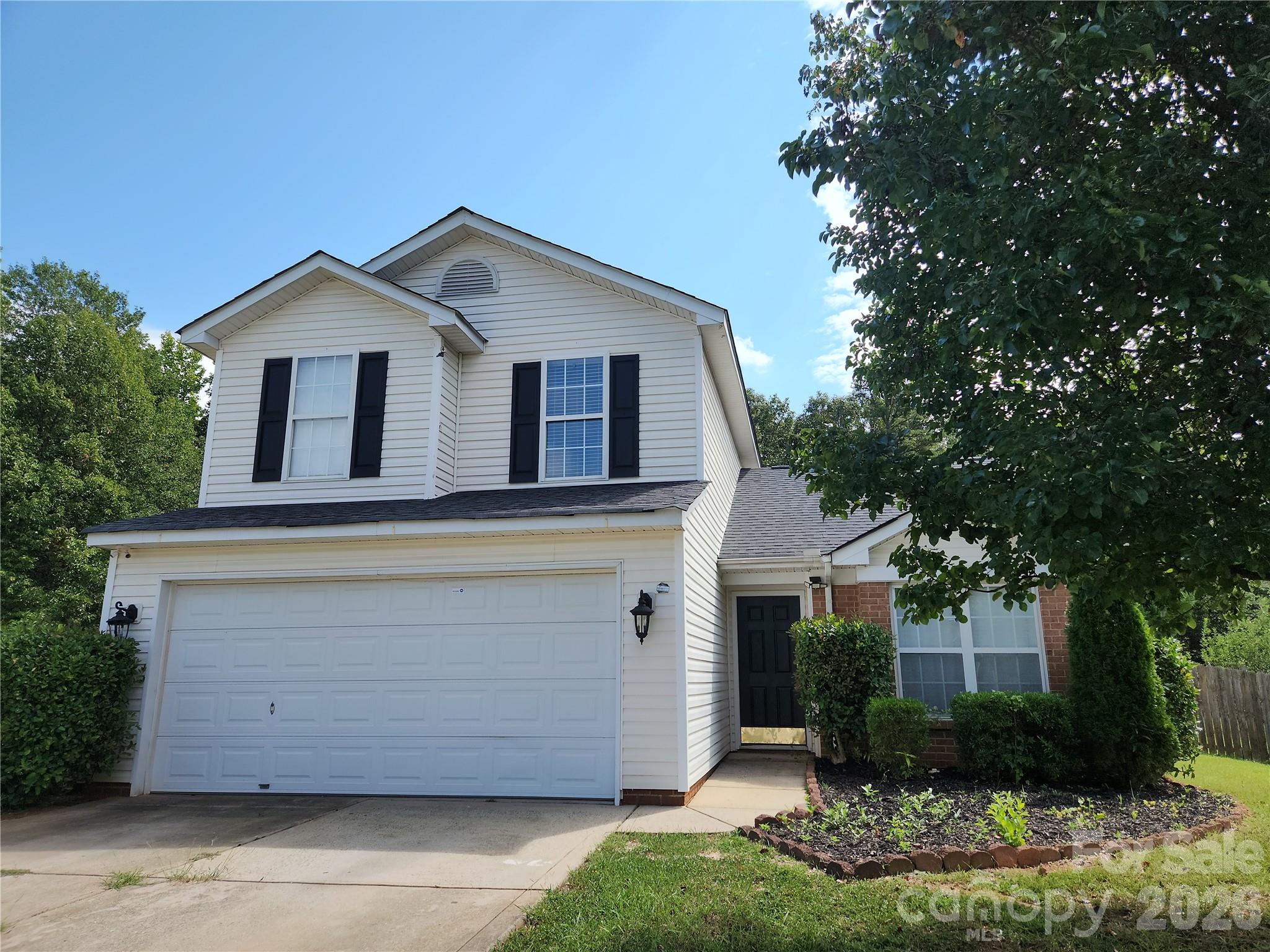 8103 Lamplighter Pl, Charlotte, NC 28217