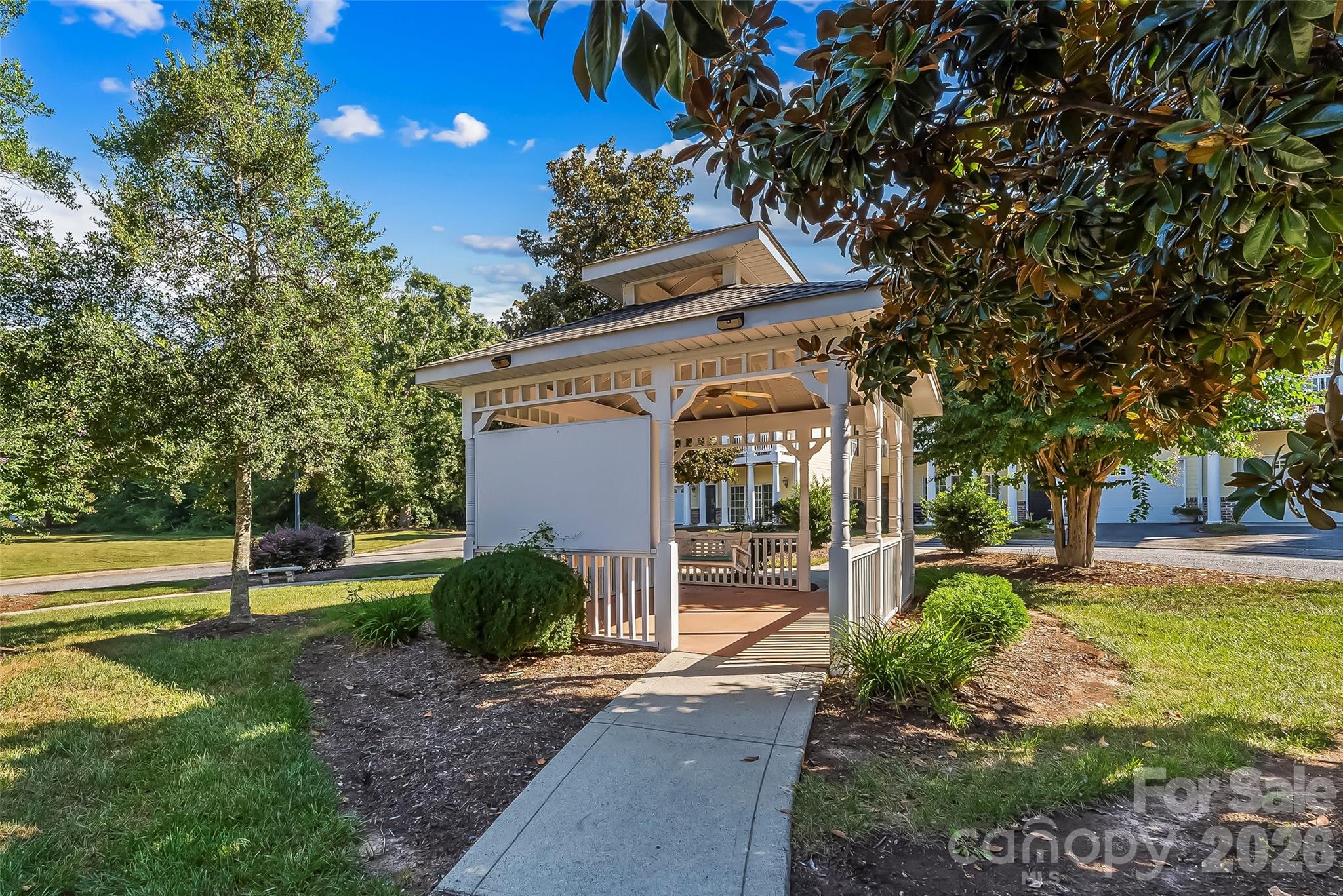 1360 21st Ave NE, Hickory, NC 28601