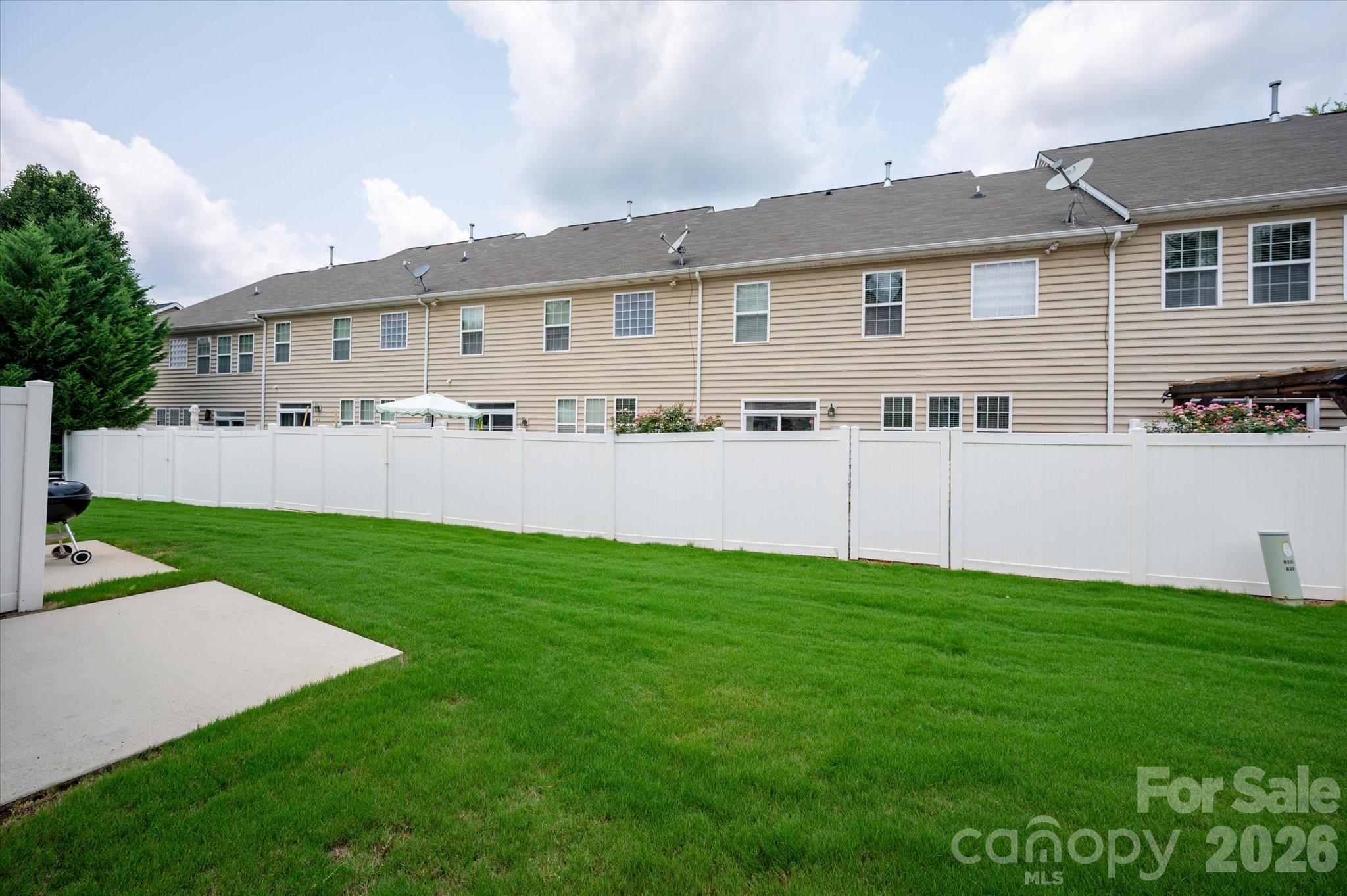 5248 Allison Ln, Charlotte, NC 28277