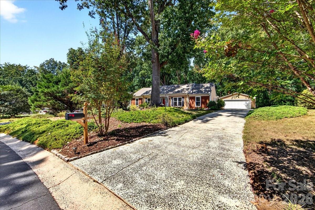2624 Lawton Bluff Rd, Charlotte, NC 28226
