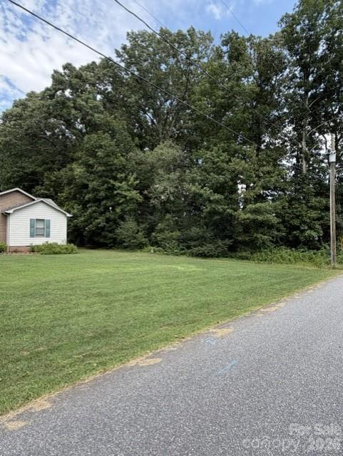 809 2nd St SE, Conover, NC 28613