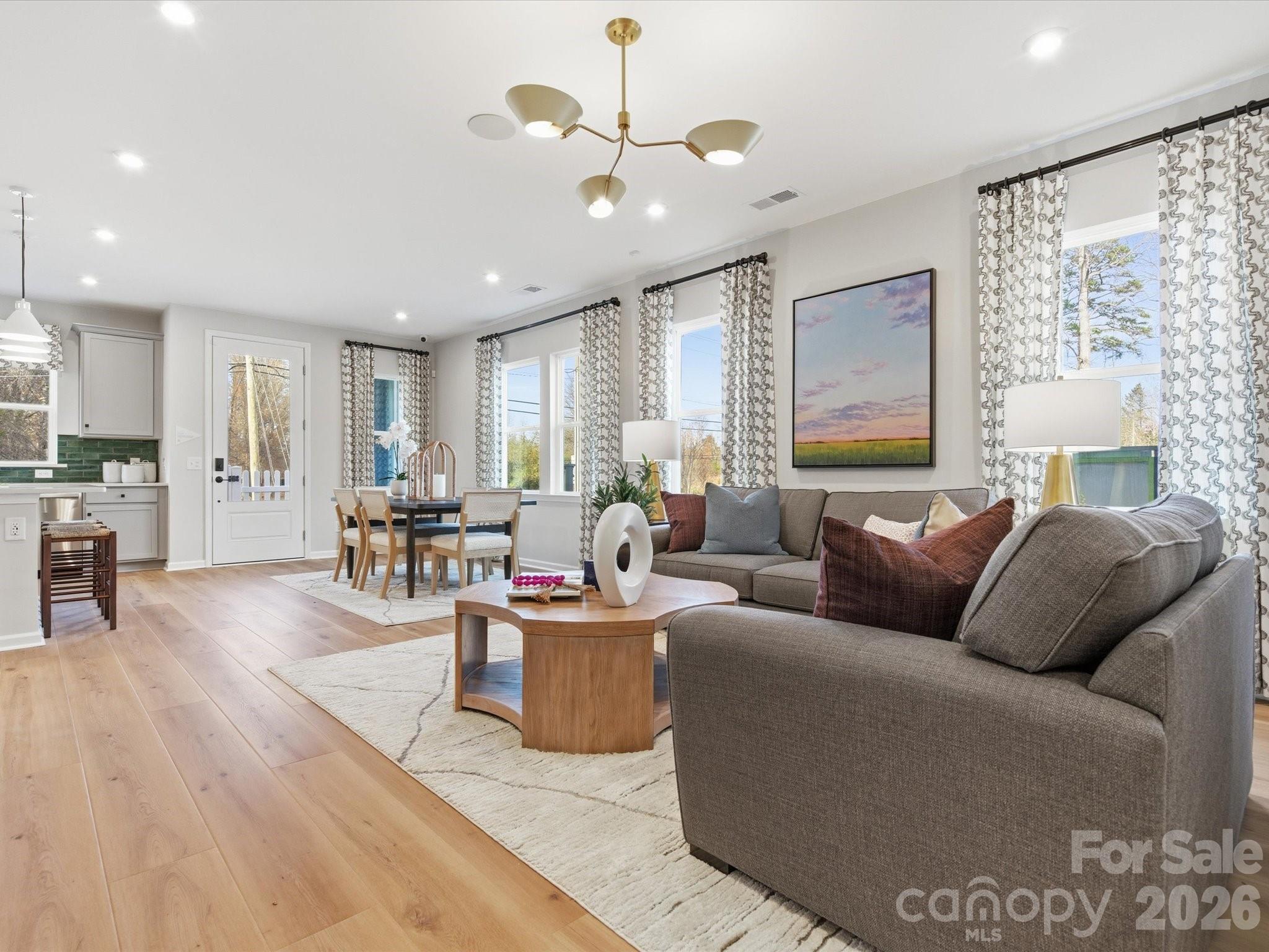 8300 Discovery Ln, Charlotte, NC 28216