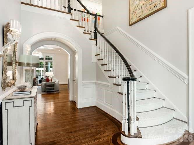 1811 Queens Rd W, Charlotte, NC 28207