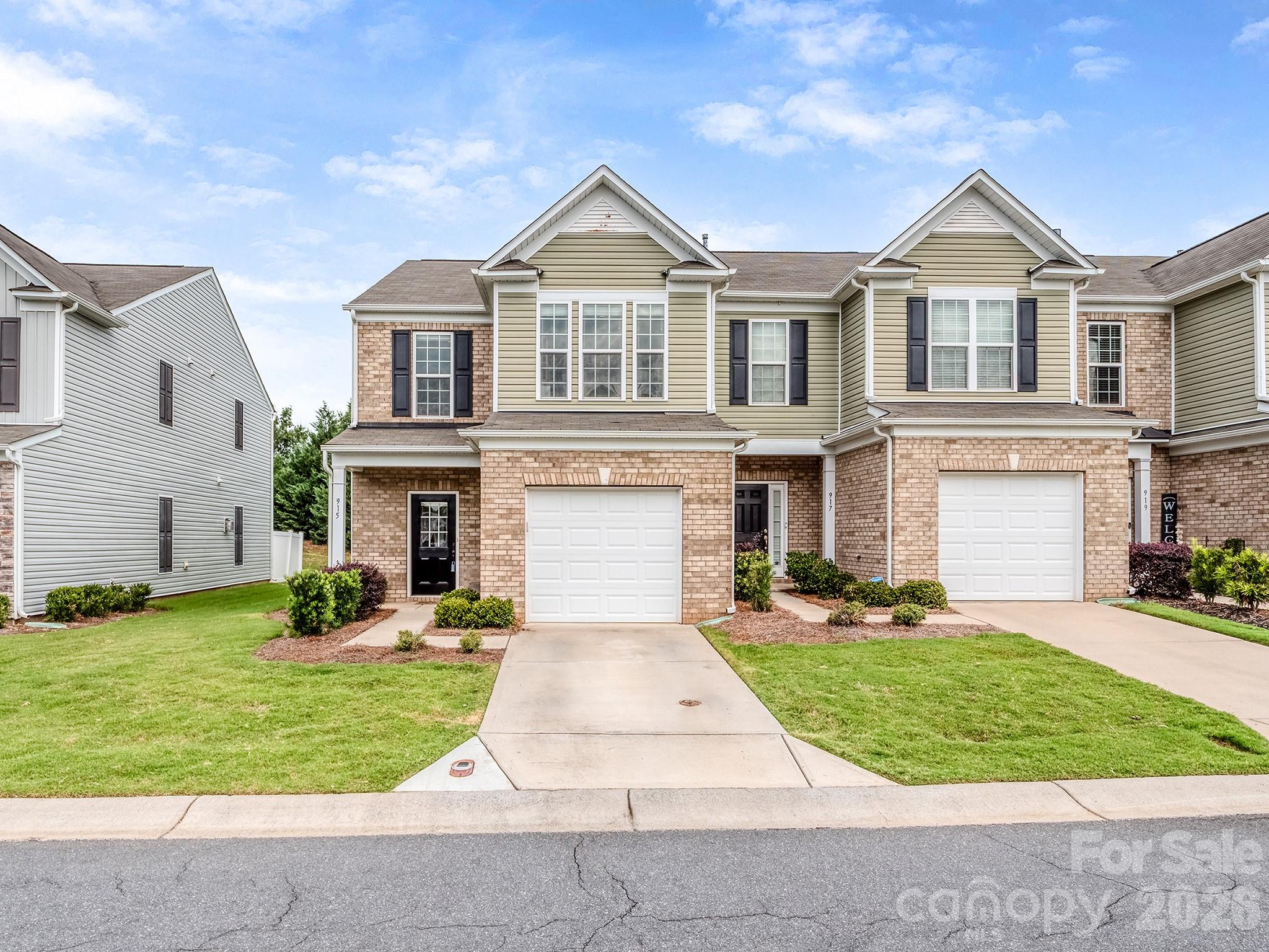 915 Wicawa Rd, Fort Mill, SC 29708