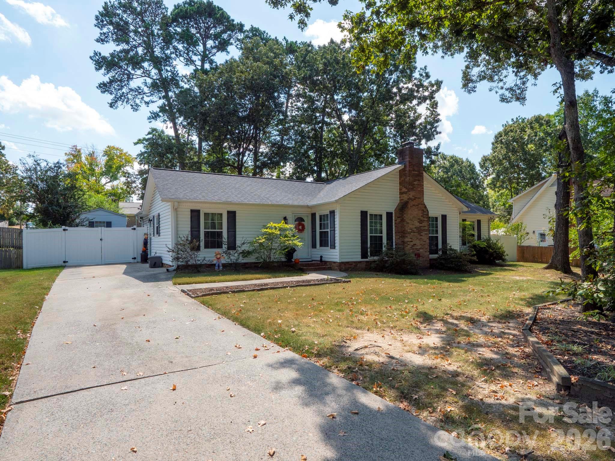 6412 Clearwater Dr, Indian Trail, NC 28079
