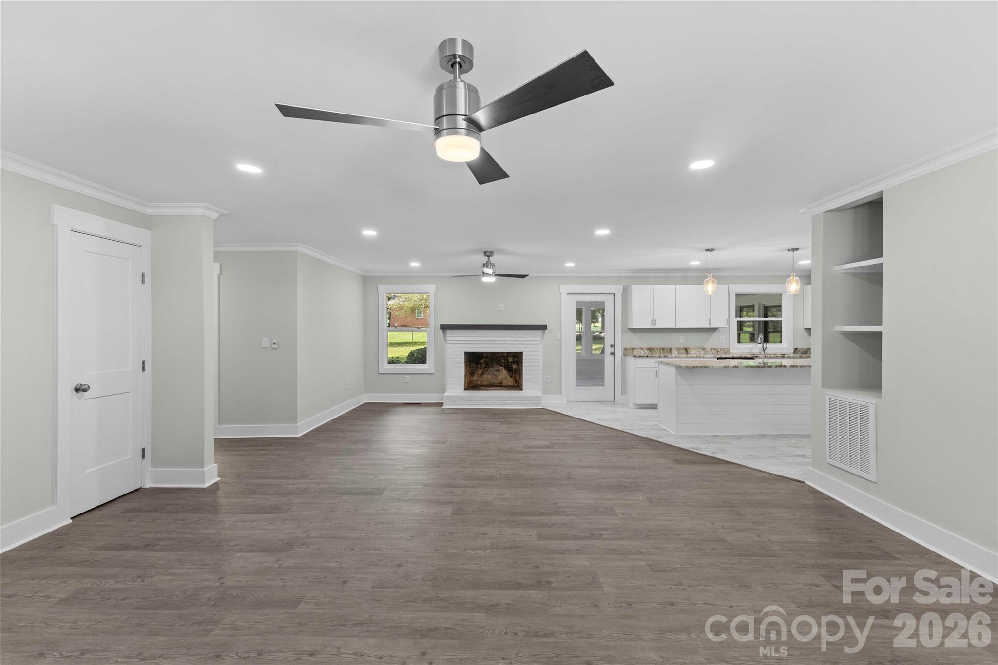 614 S Magnolia St, Mooresville, NC 28115