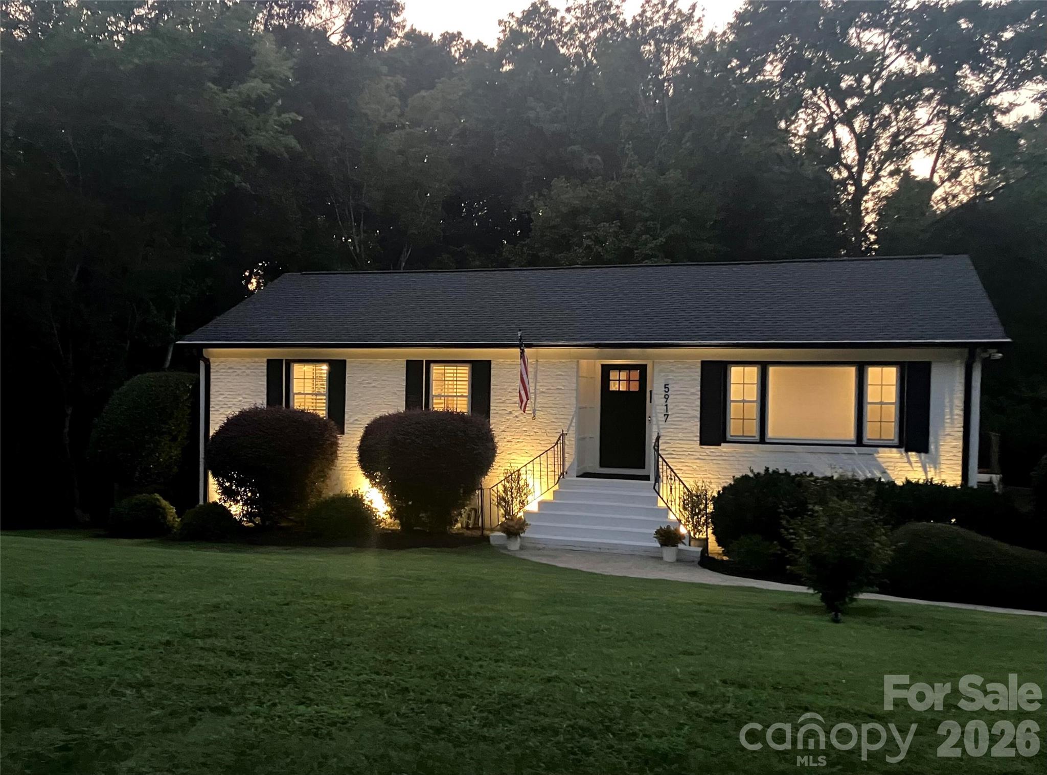 5917 Doncaster Dr, Charlotte, NC 28211