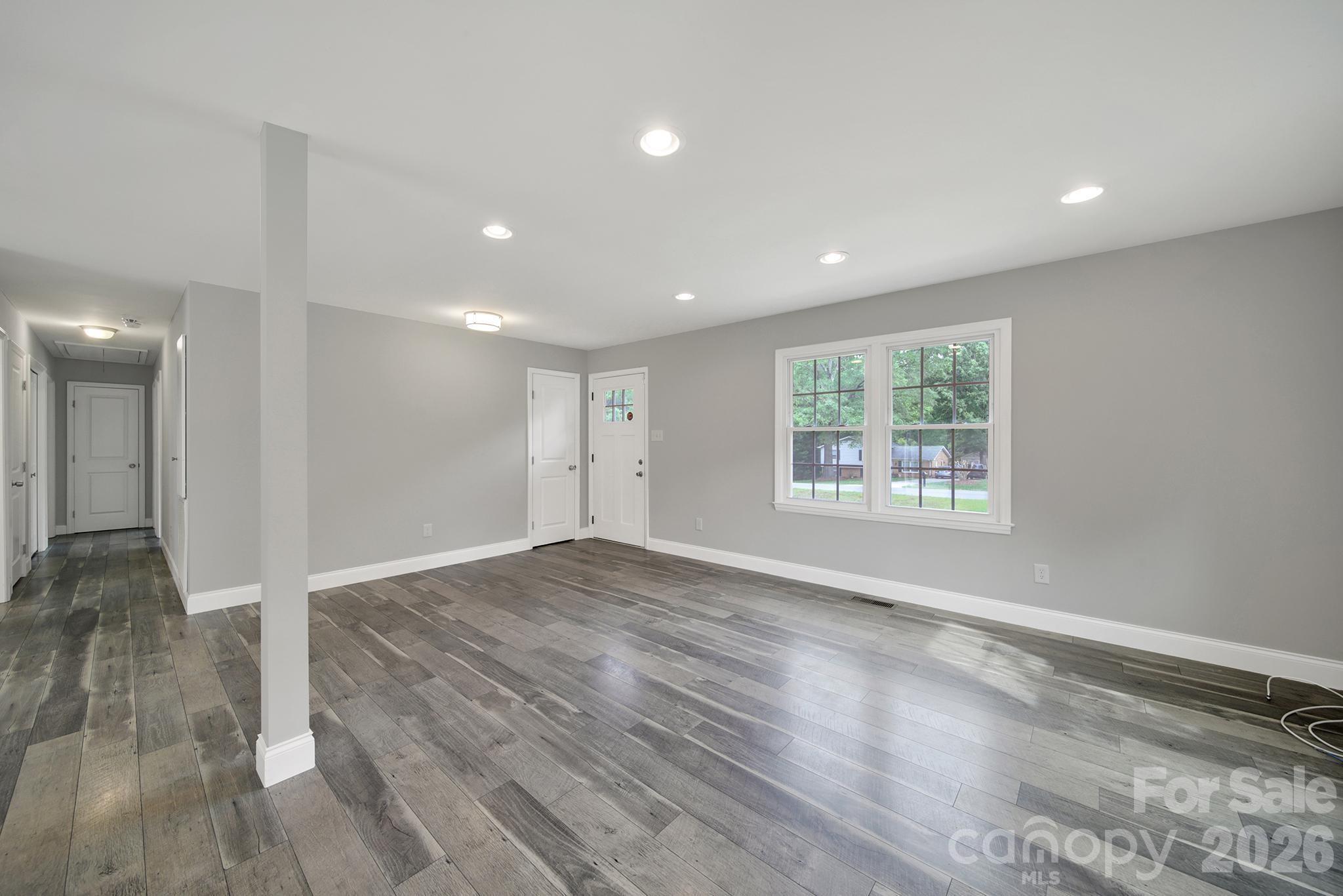 1200 Vickie Ln, Matthews, NC 28104