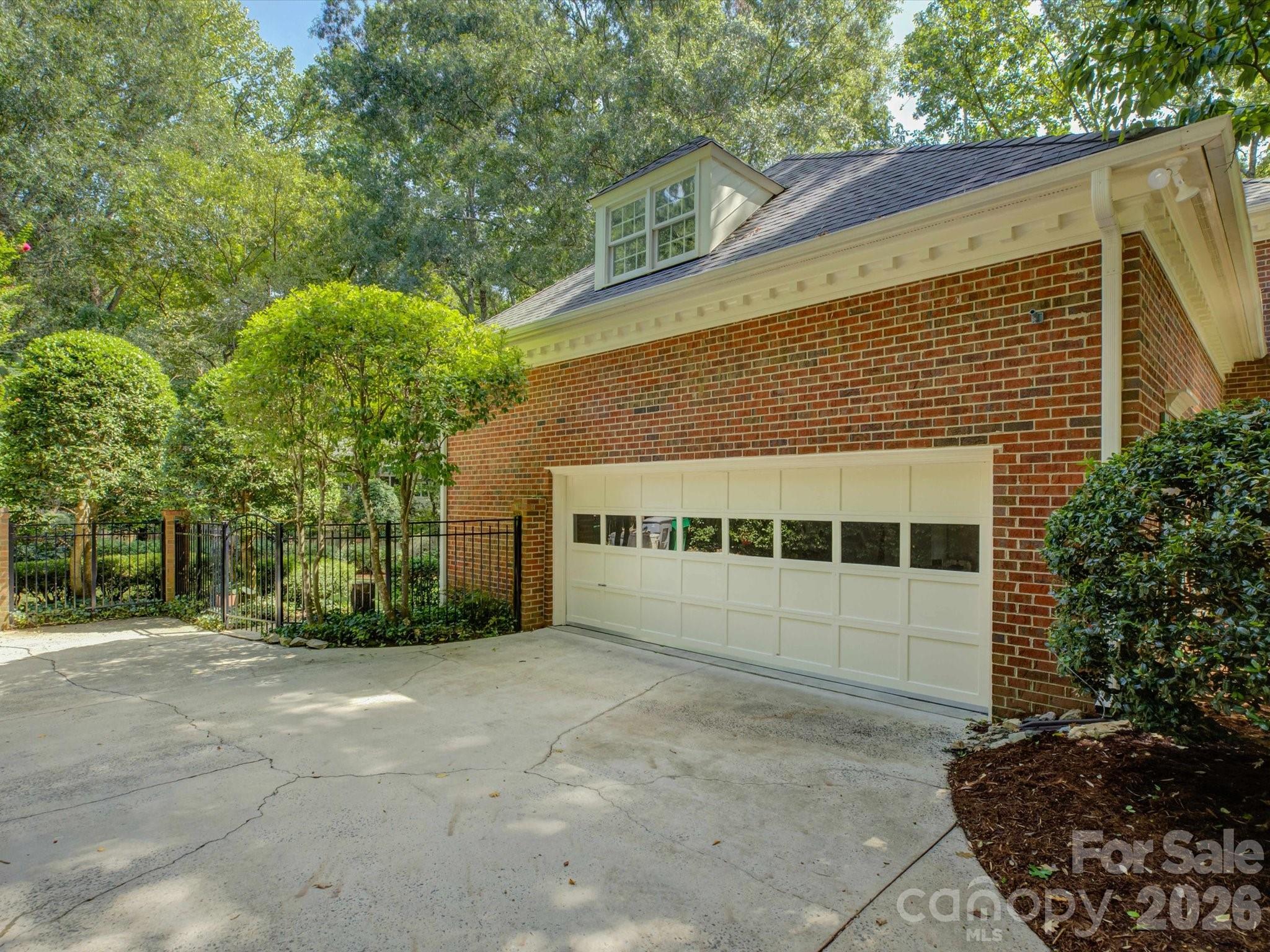 2503 Winding Oak Dr, Charlotte, NC 28270