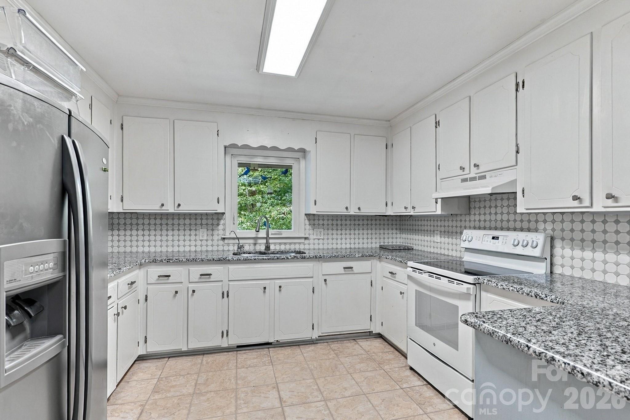 1732 Forest Lake Dr, Rock Hill, SC 29732