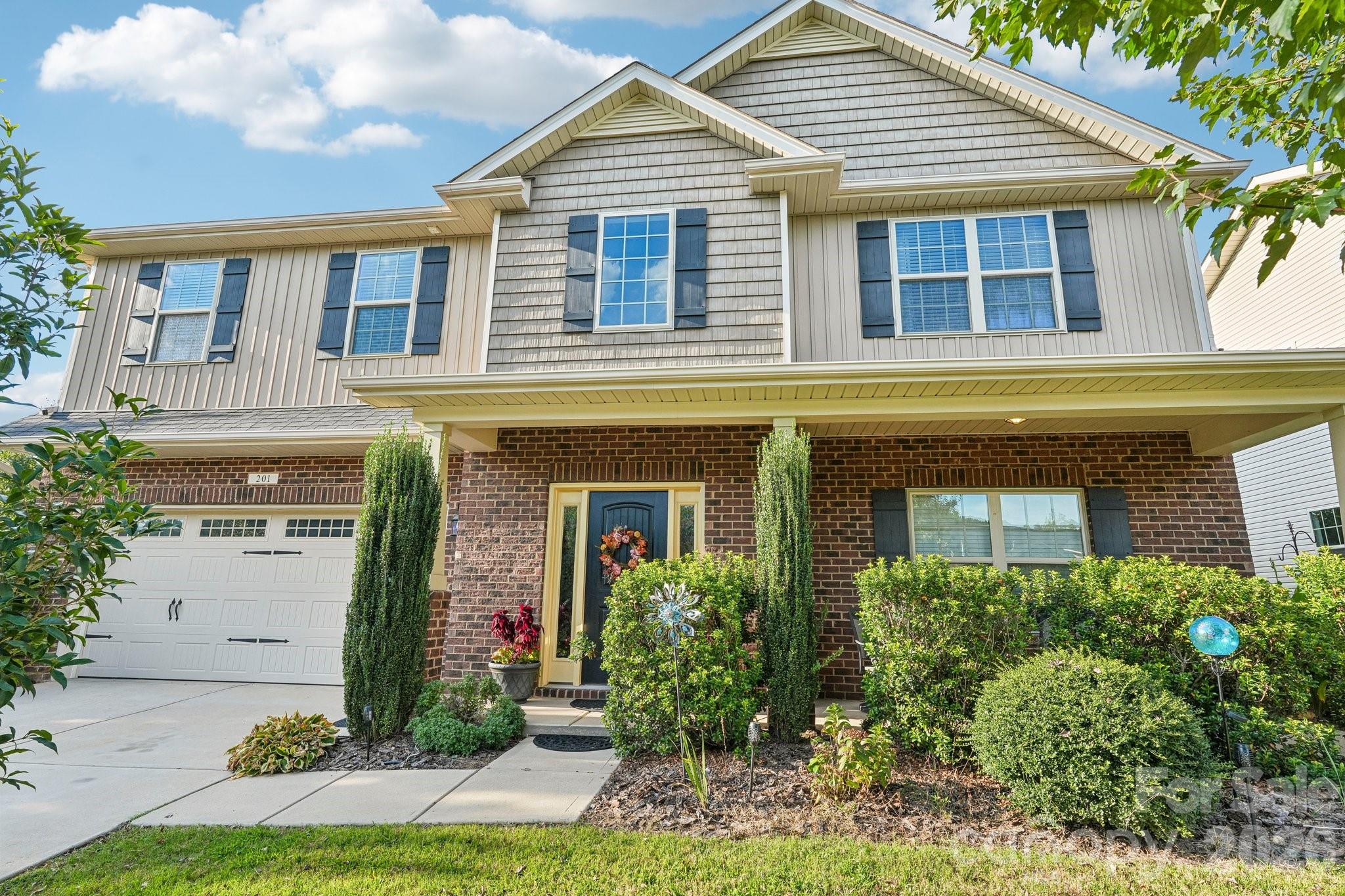 201 Taylors Creek St, Mount Holly, NC 28120