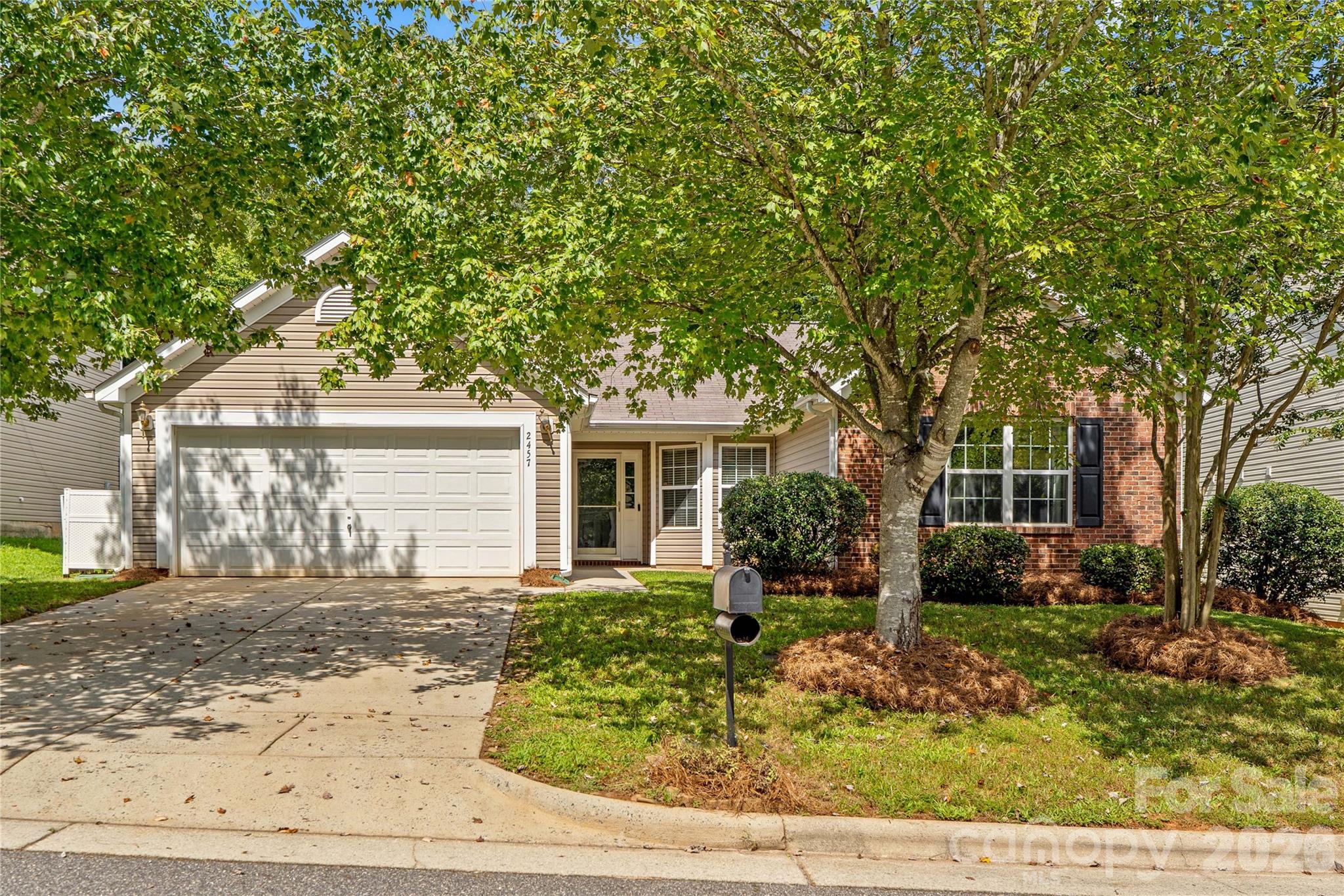 2457 Marthas Ridge Dr, Statesville, NC 28625