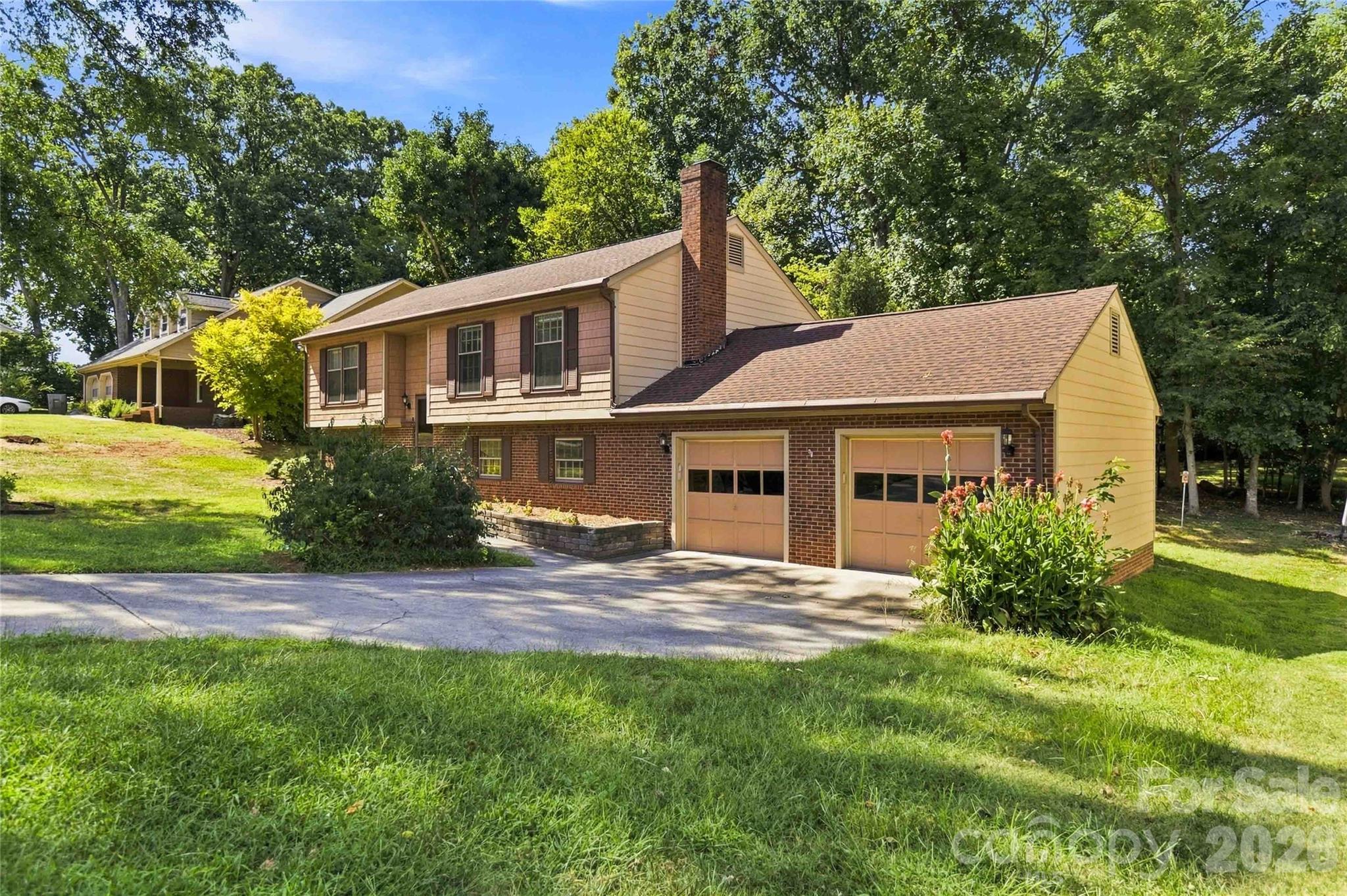 5000 Cedar Forest Dr, Charlotte, NC 28226