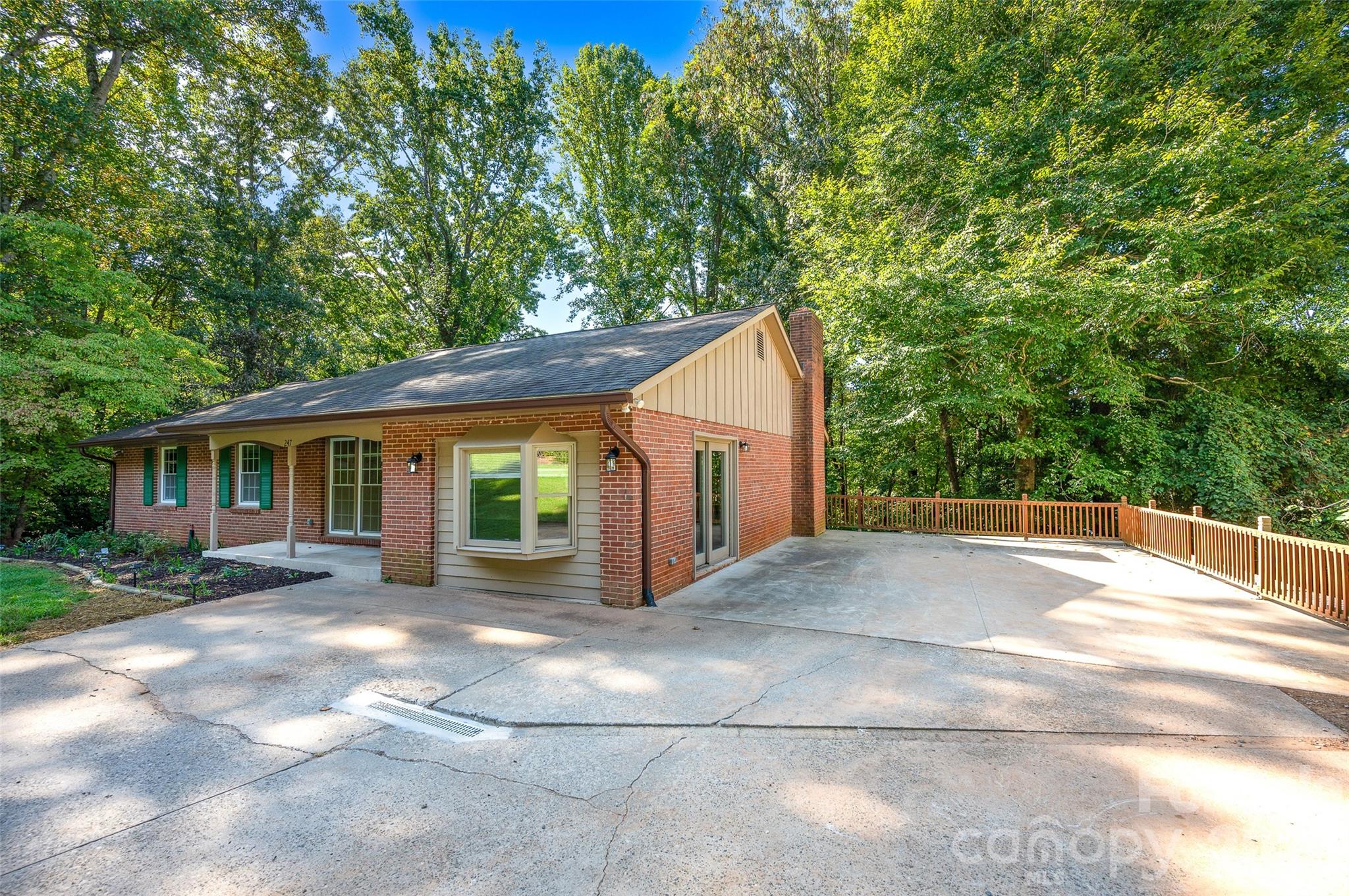 247 Spring Shore Rd, Statesville, NC 28677
