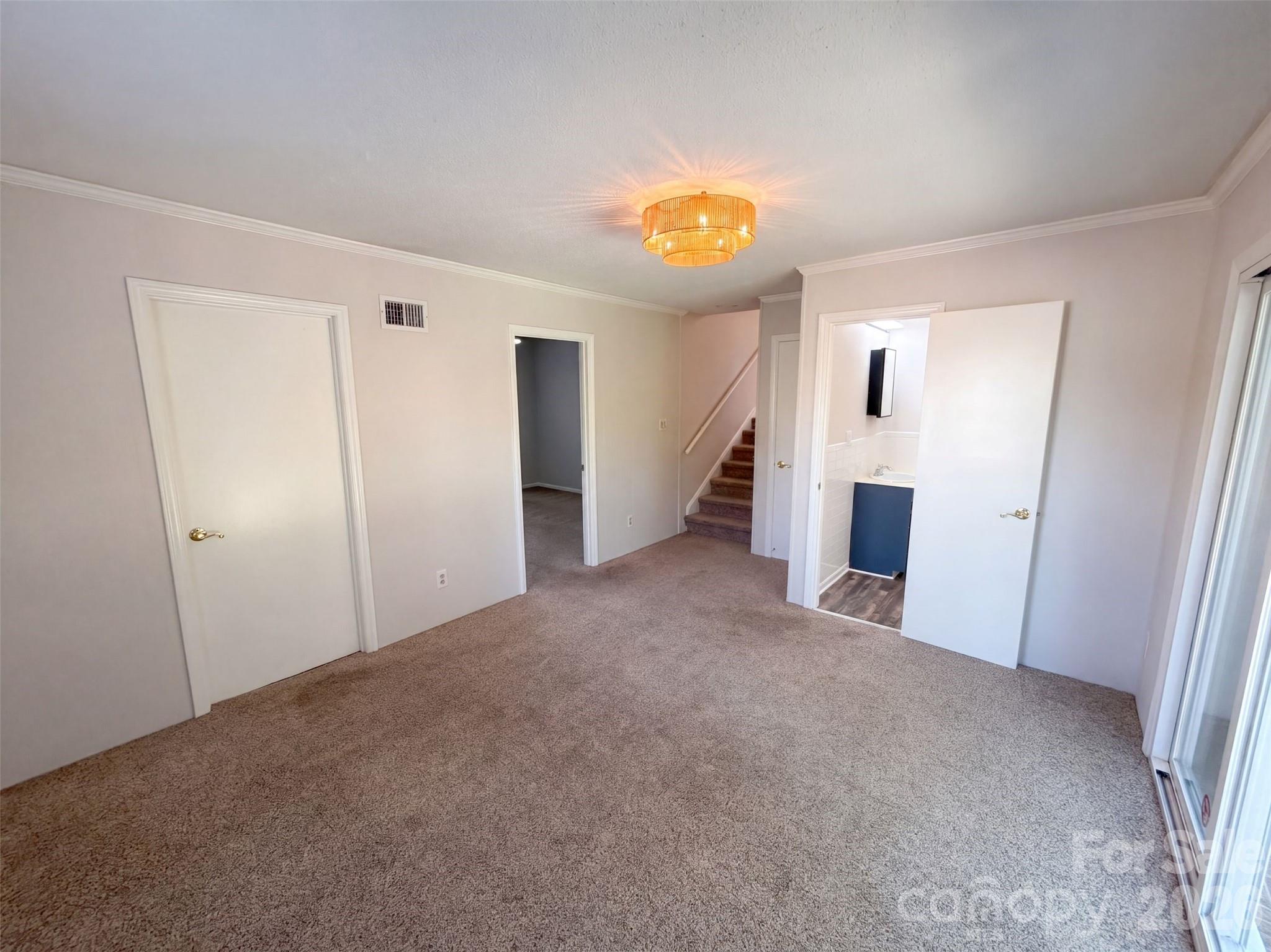 1030 Mclaughlin Dr, Charlotte, NC 28212
