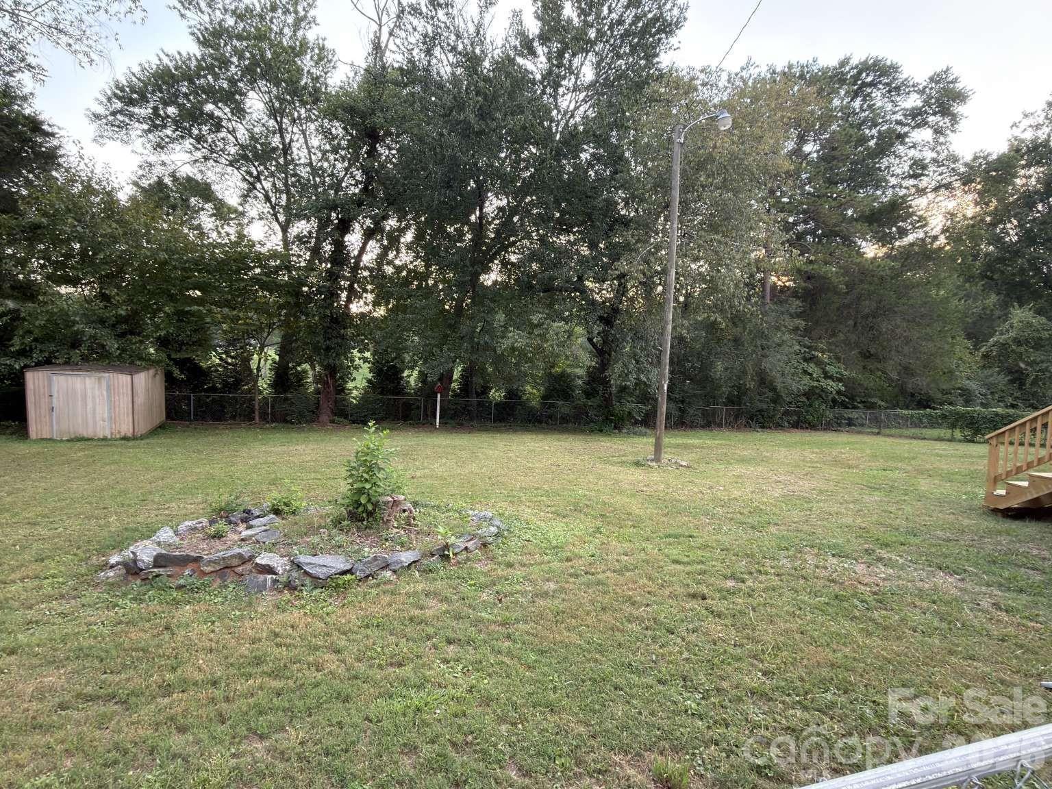 2060 27th Avenue Dr NE, Hickory, NC 28601