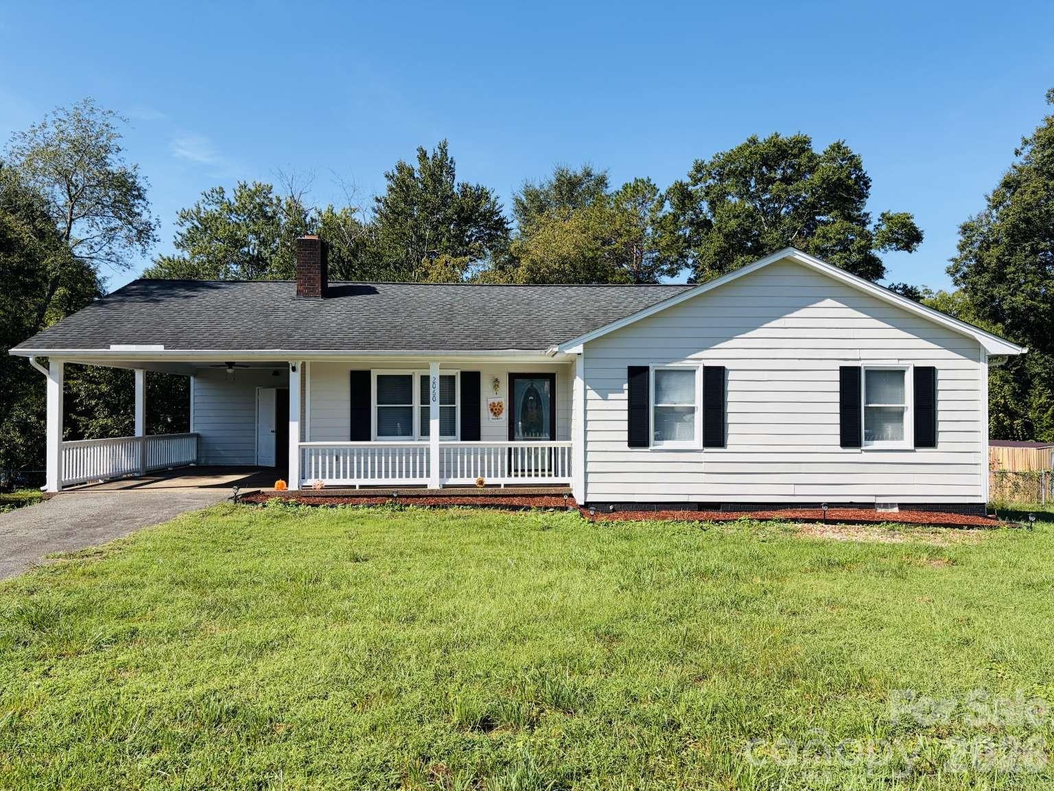 2060 27th Avenue Dr NE, Hickory, NC 28601