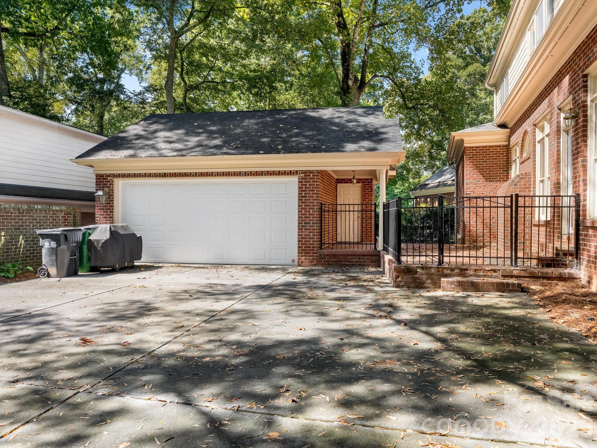 1105 Randolph Oaks Ct, Charlotte, NC 28211