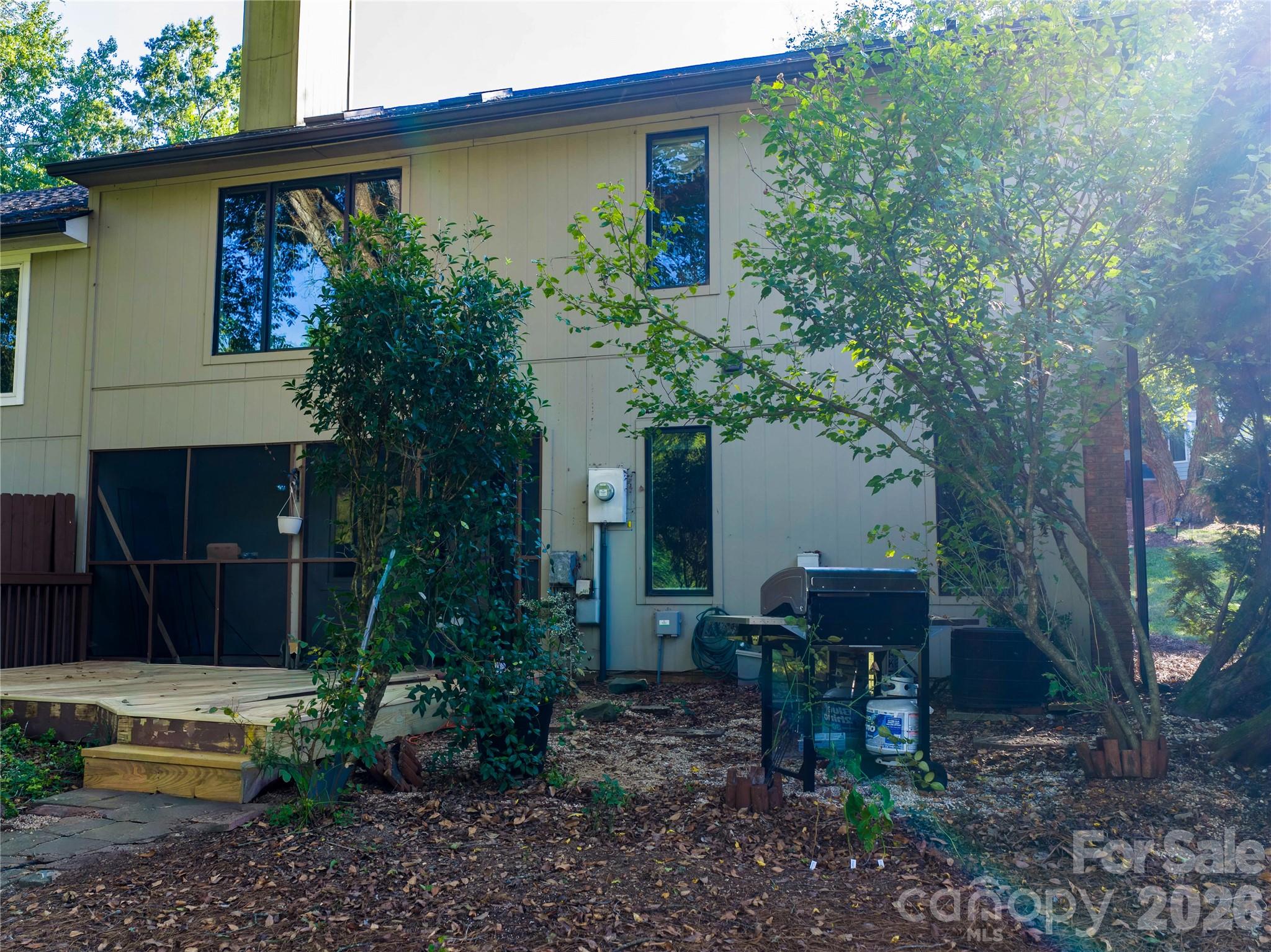 1004 Kenilworth Ct NW, Concord, NC 28027