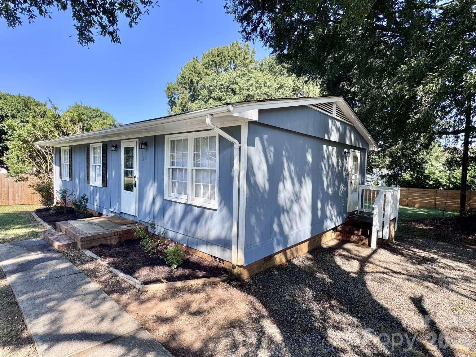 99 N Mcginnis Pl, Mount Holly, NC 28120