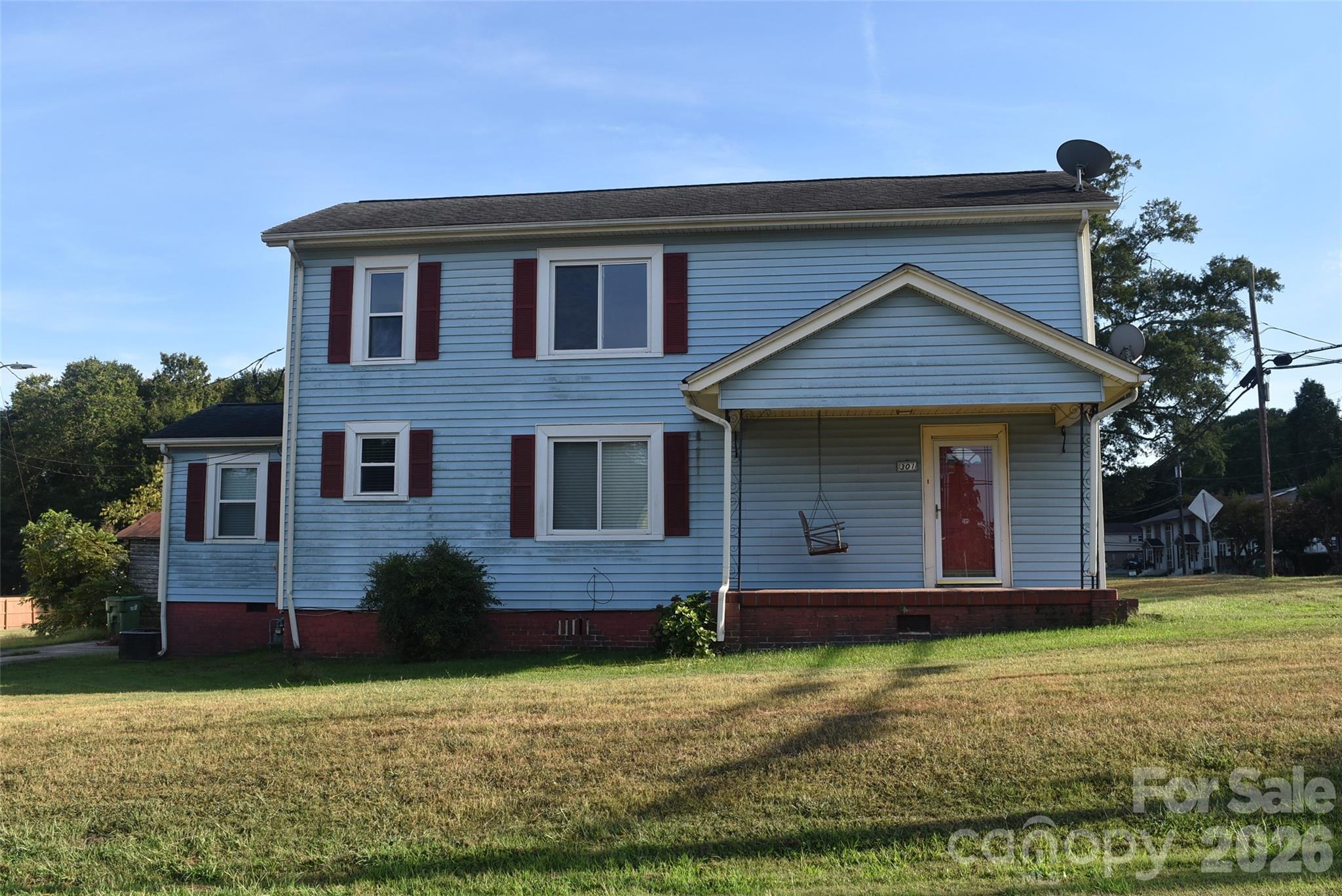 301 Highland St, Mount Holly, NC 28120