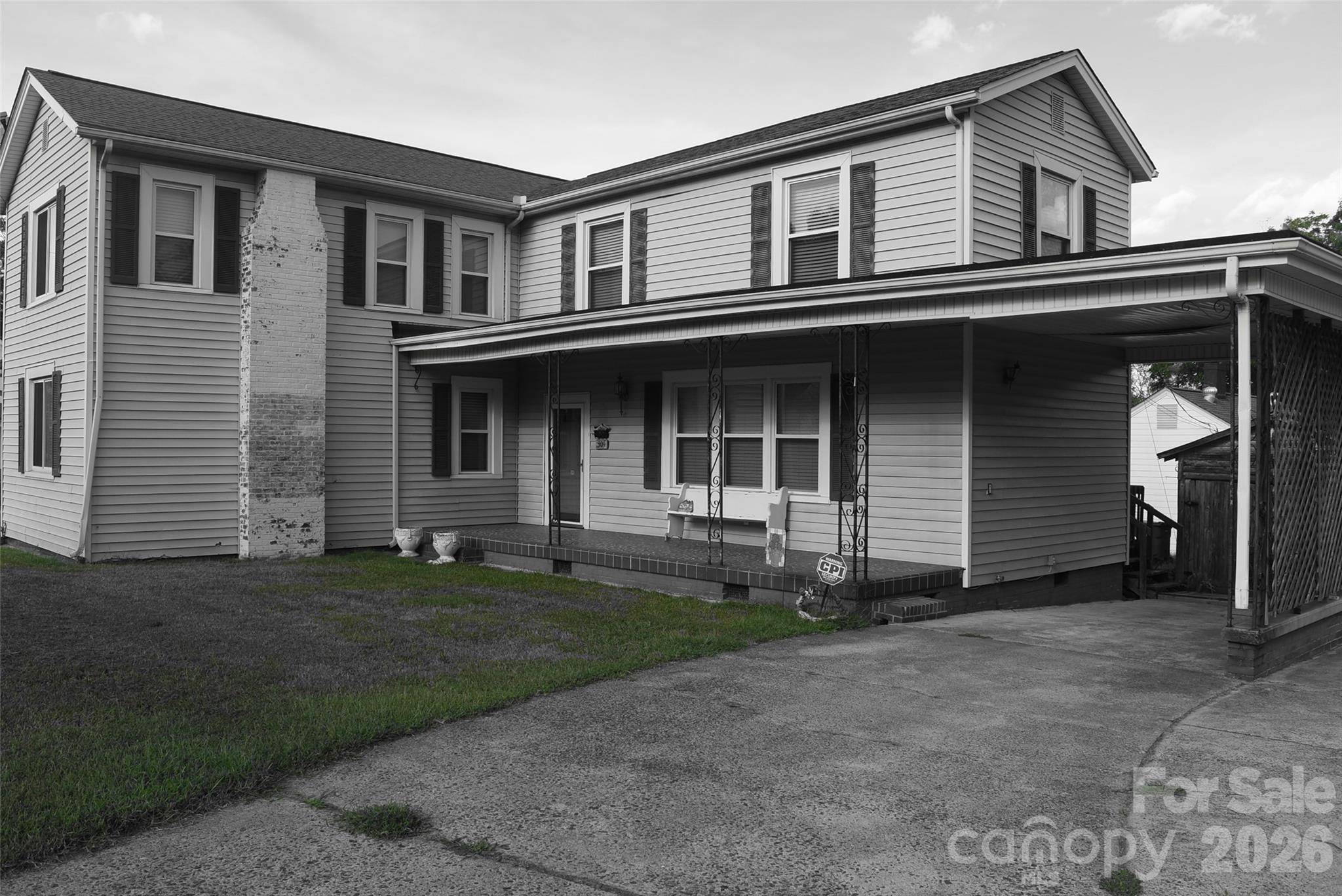 301 Highland St, Mount Holly, NC 28120