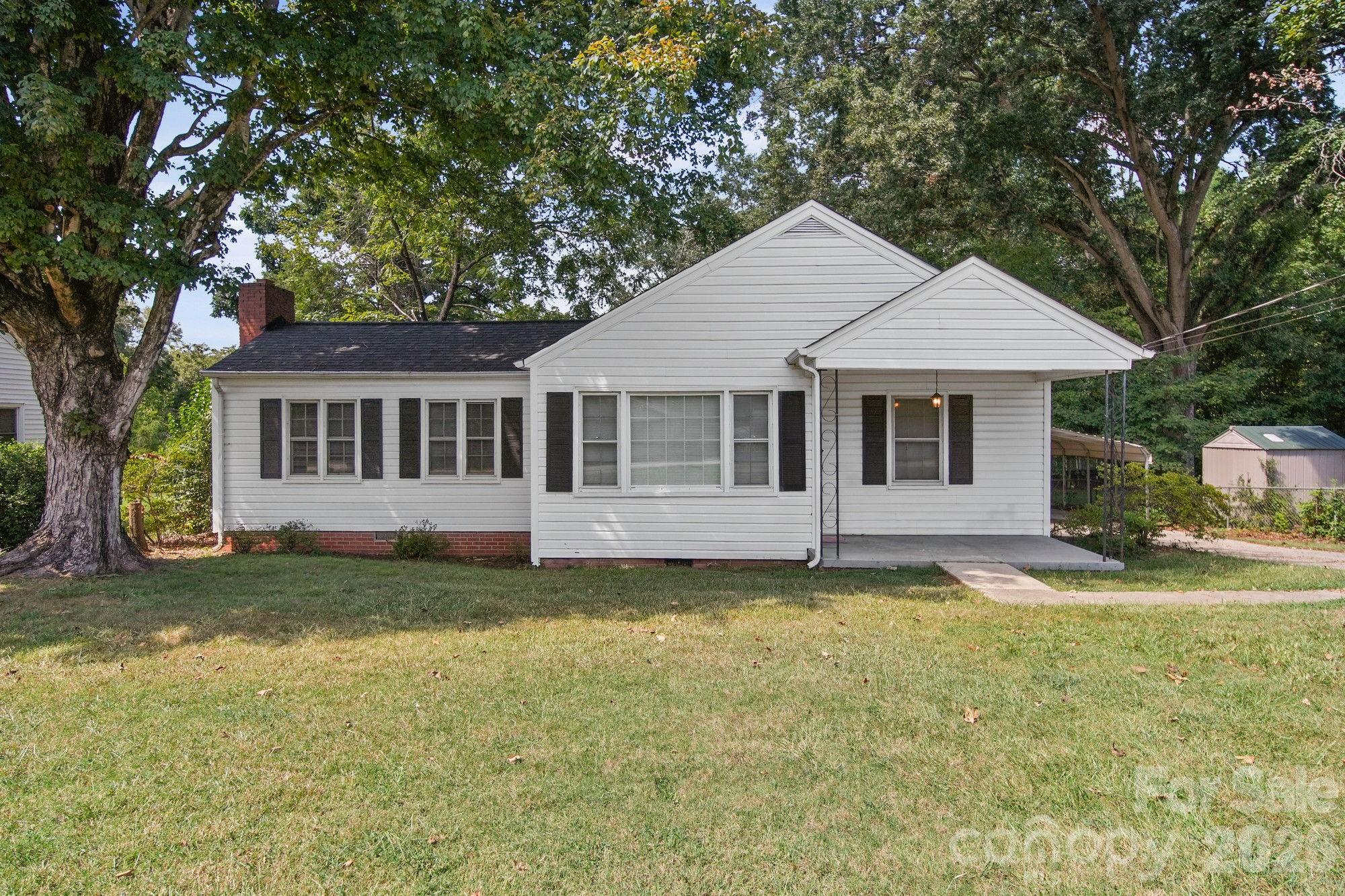 406 Sunset Dr, Stanley, NC 28164