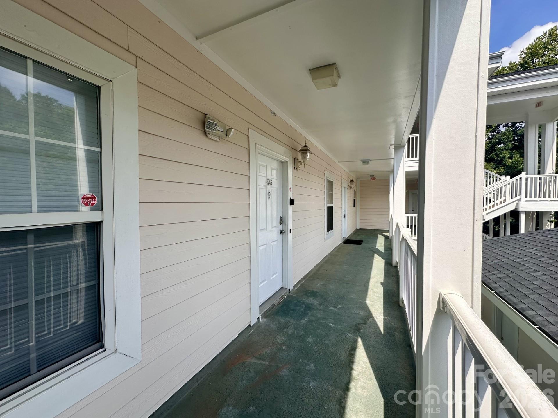 8745 Coralbell Ln, Charlotte, NC 28213