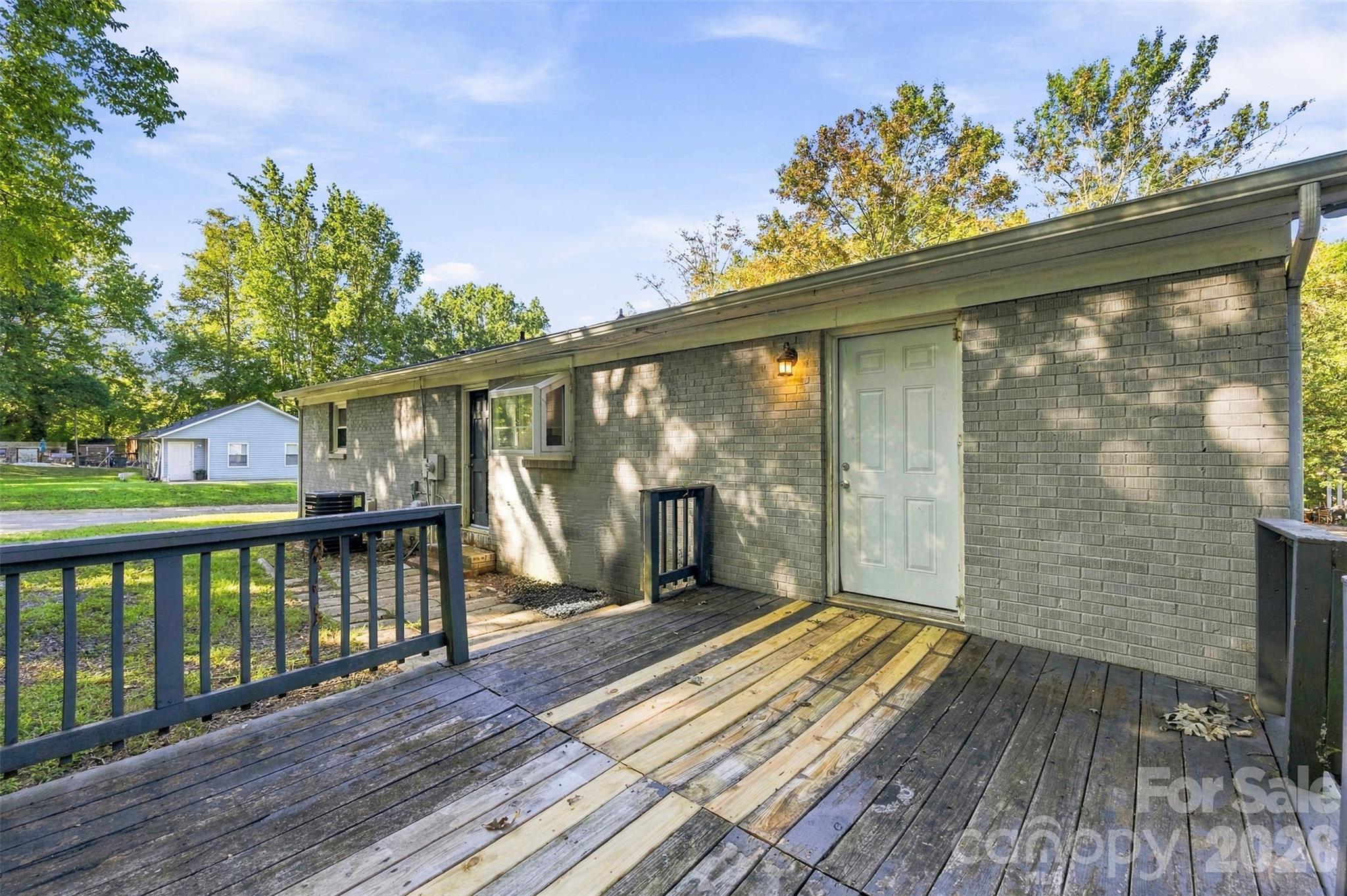 428 E Mclelland Ave, Mooresville, NC 28115