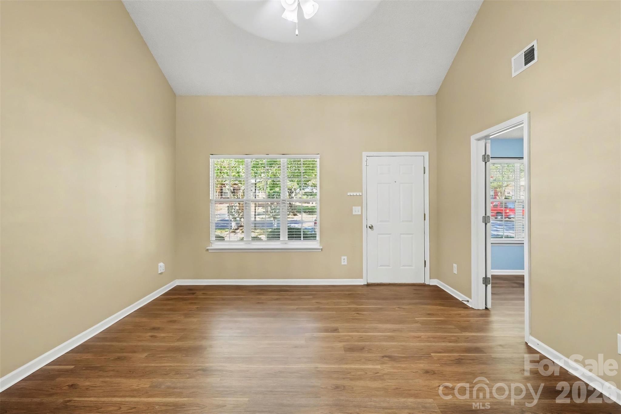 10134 Frosty Ln, Charlotte, NC 28216