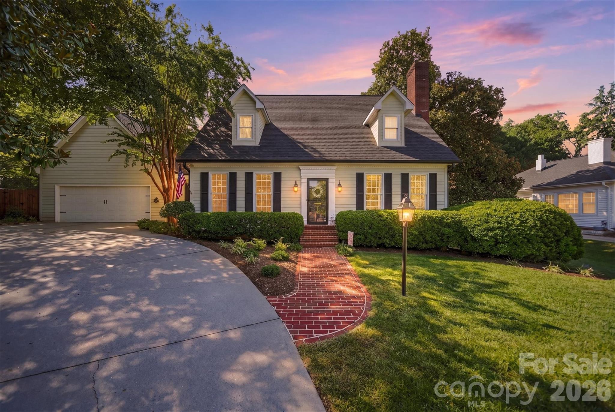 114 6th Ave NE, Hickory, NC 28601