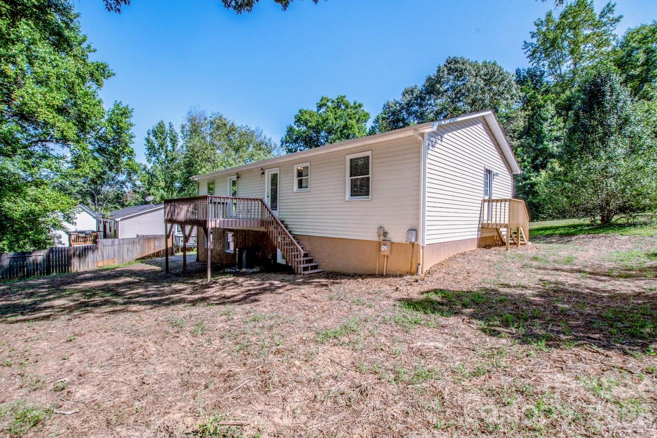 612 Sharon Dr, Statesville, NC 28625