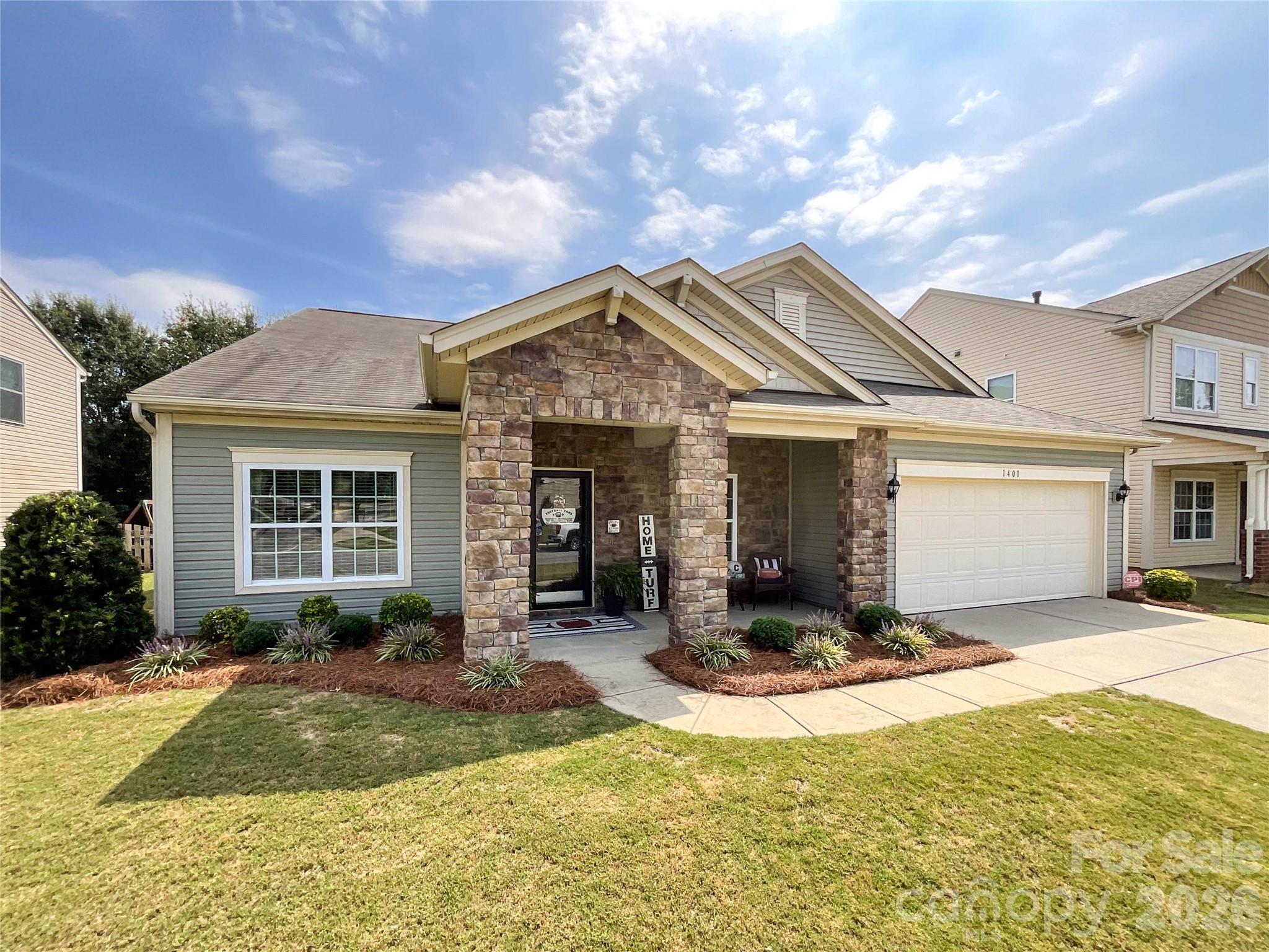 1401 Yellow Daisy Dr, Matthews, NC 28104