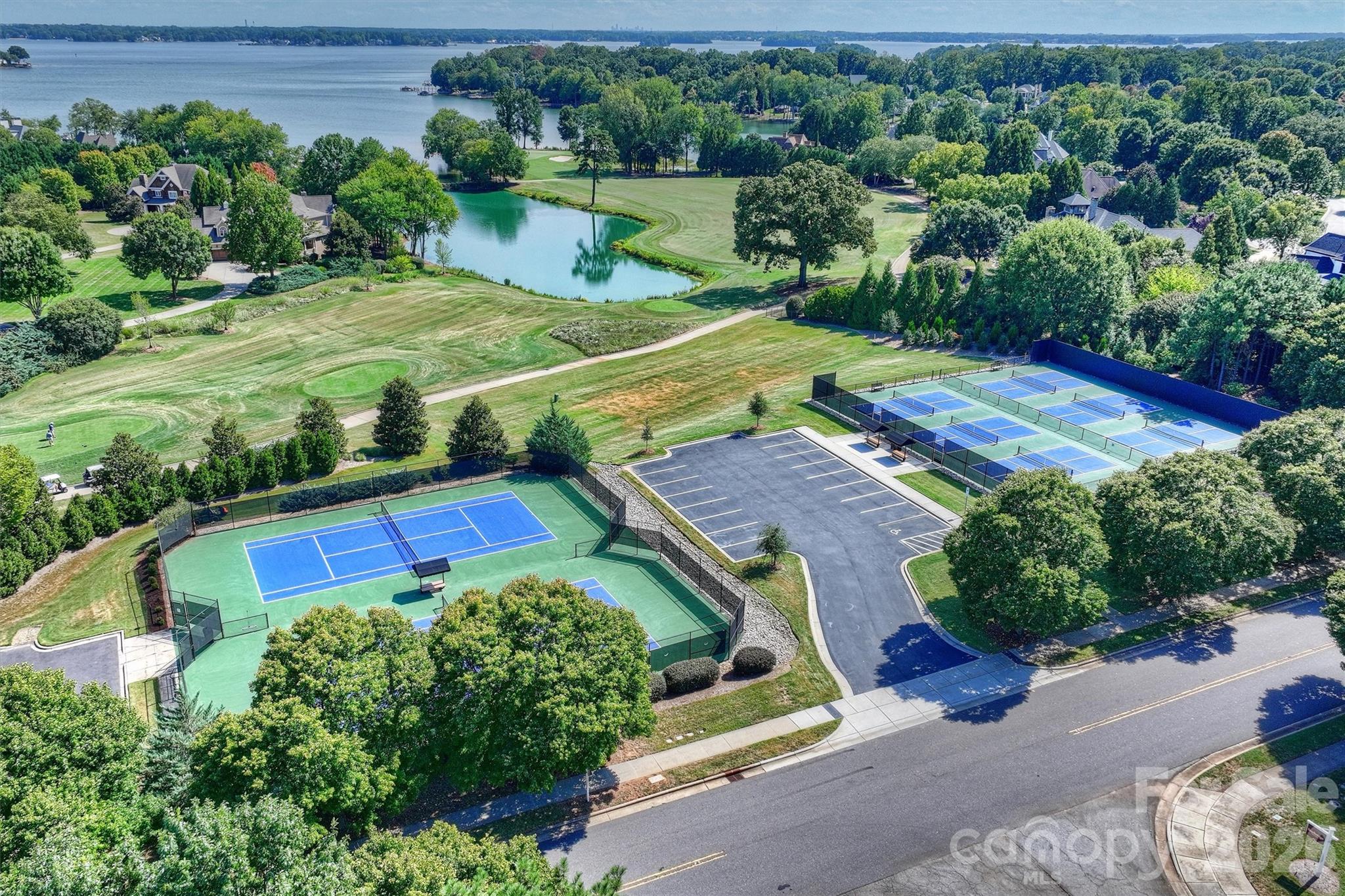 125 Falmouth Rd, Mooresville, NC 28117