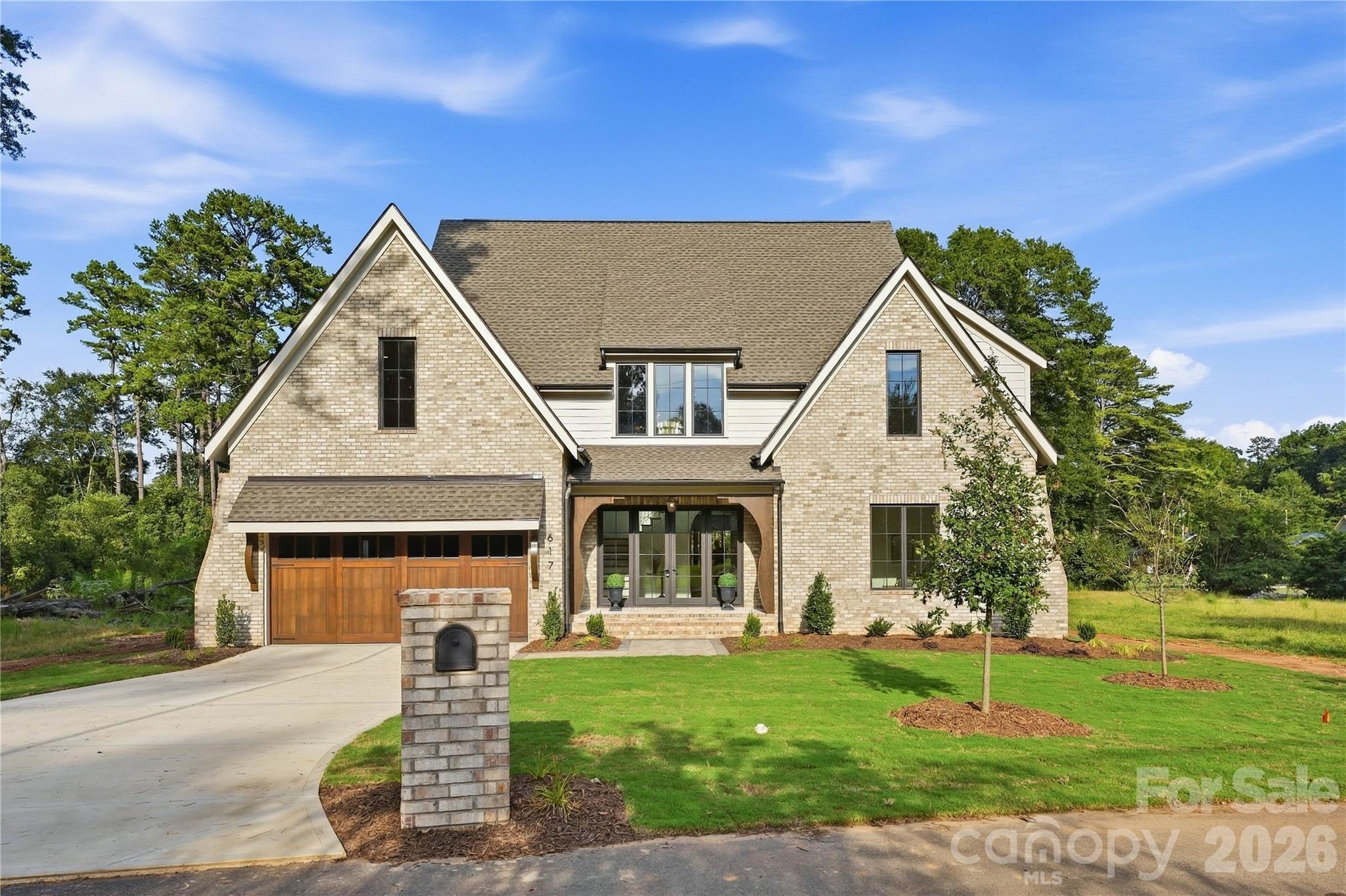 617 Shelton St, Charlotte, NC 28270