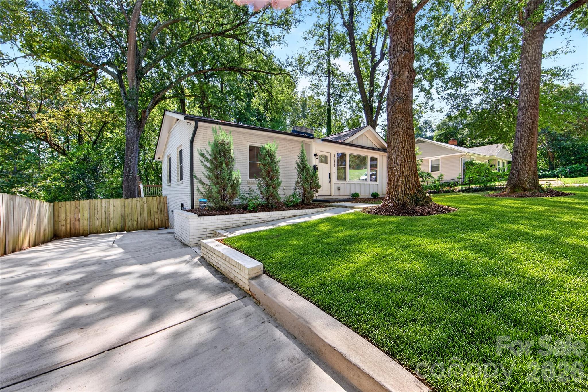 1837 Camp Greene St, Charlotte, NC 28208