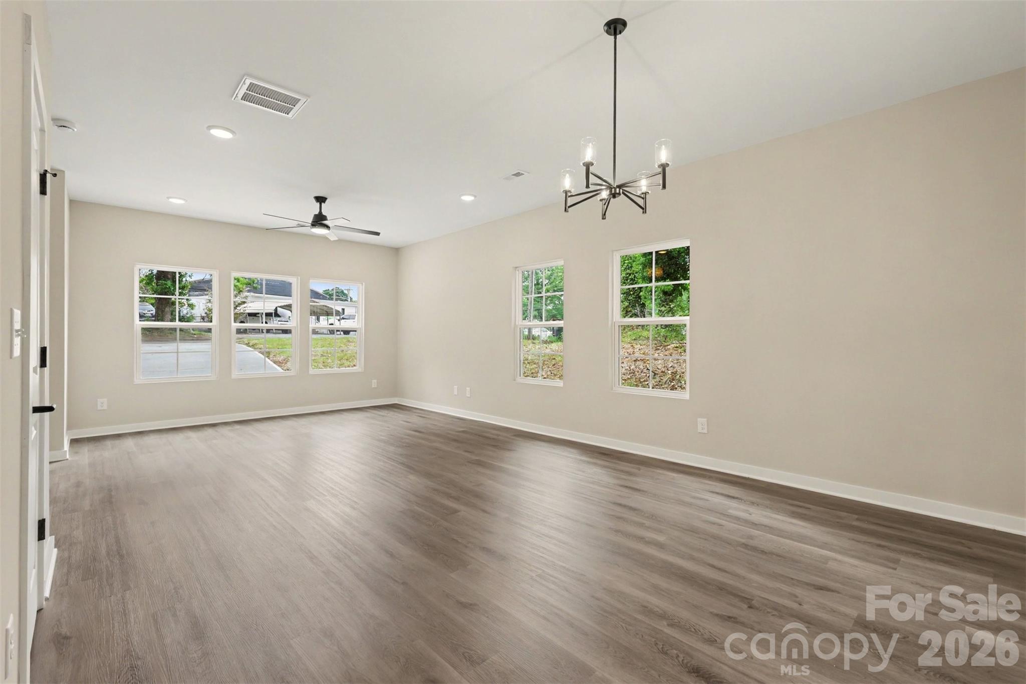 112 E Hilltop Dr, Gastonia, NC 28056