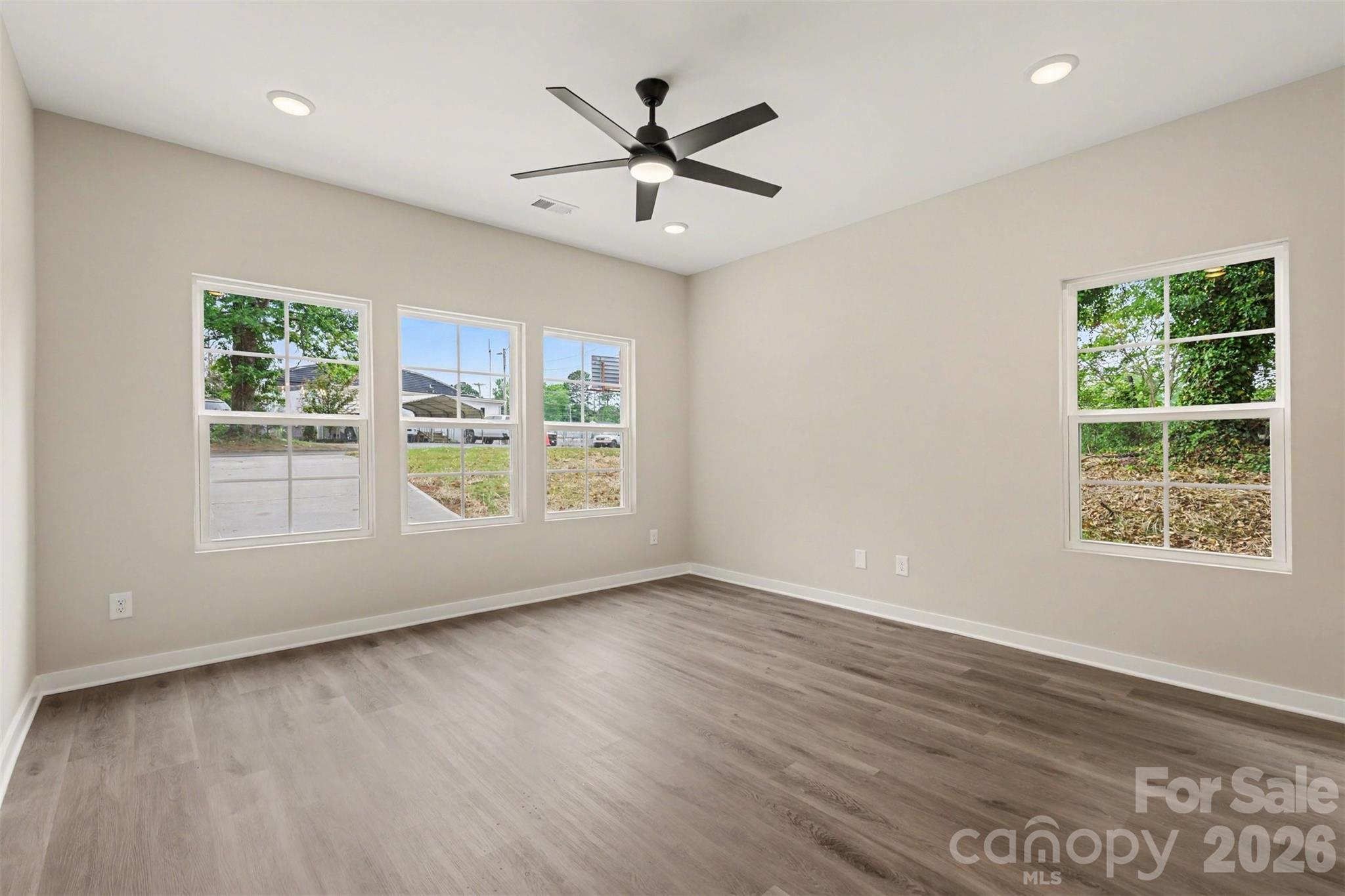112 E Hilltop Dr, Gastonia, NC 28056