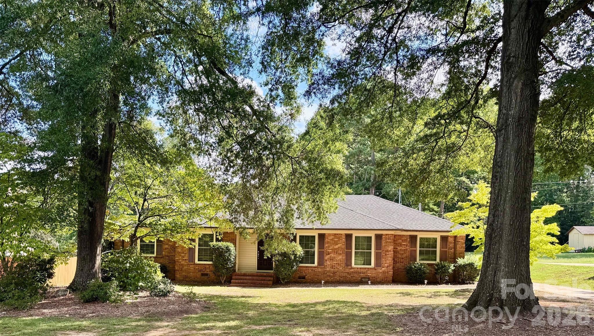 13507 Four Oaks Ln, Matthews, NC 28105