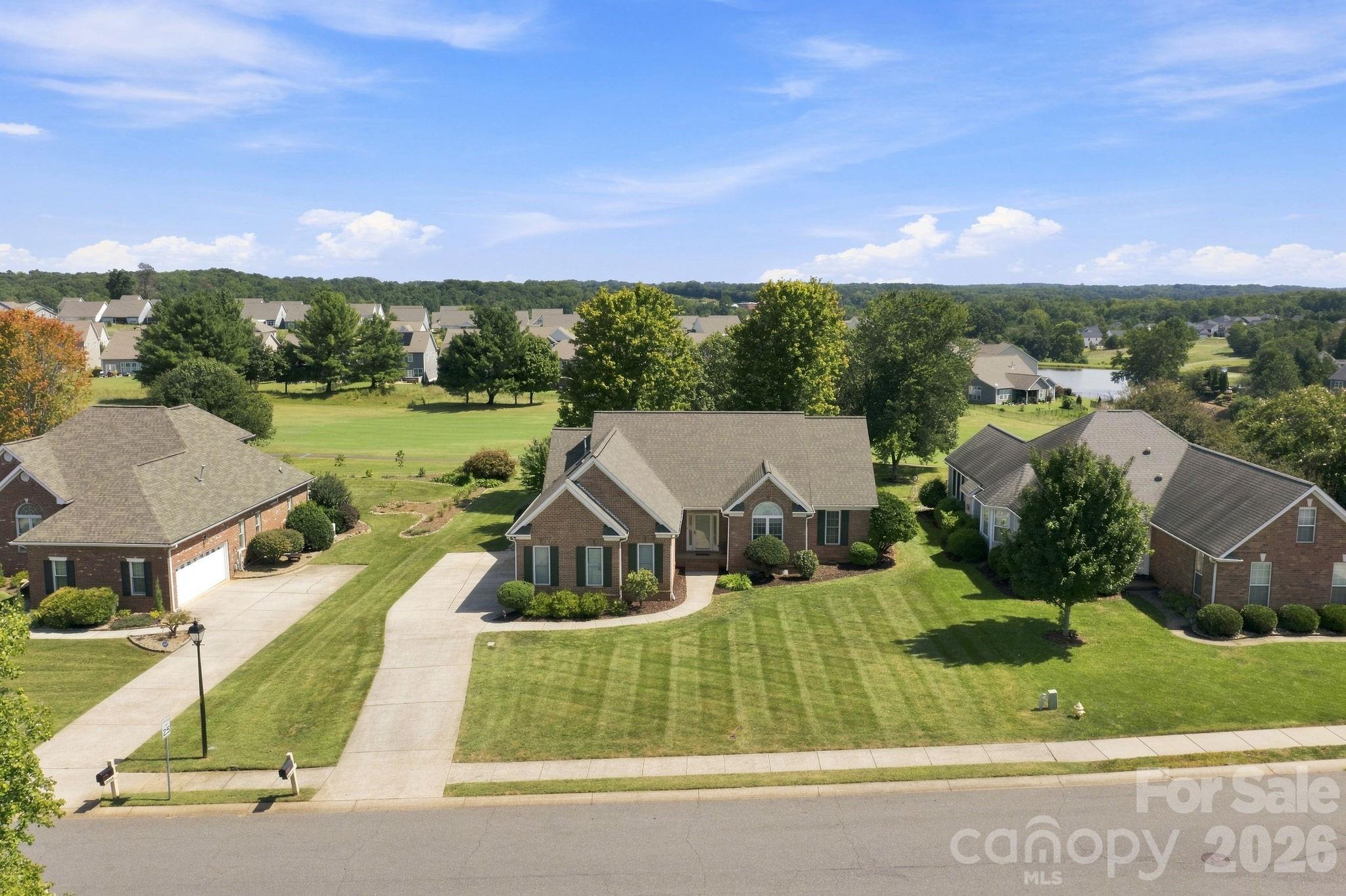 137 Fox Den Cir, Statesville, NC 28677