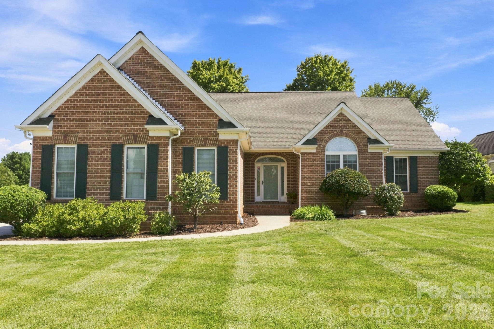 137 Fox Den Cir, Statesville, NC 28677
