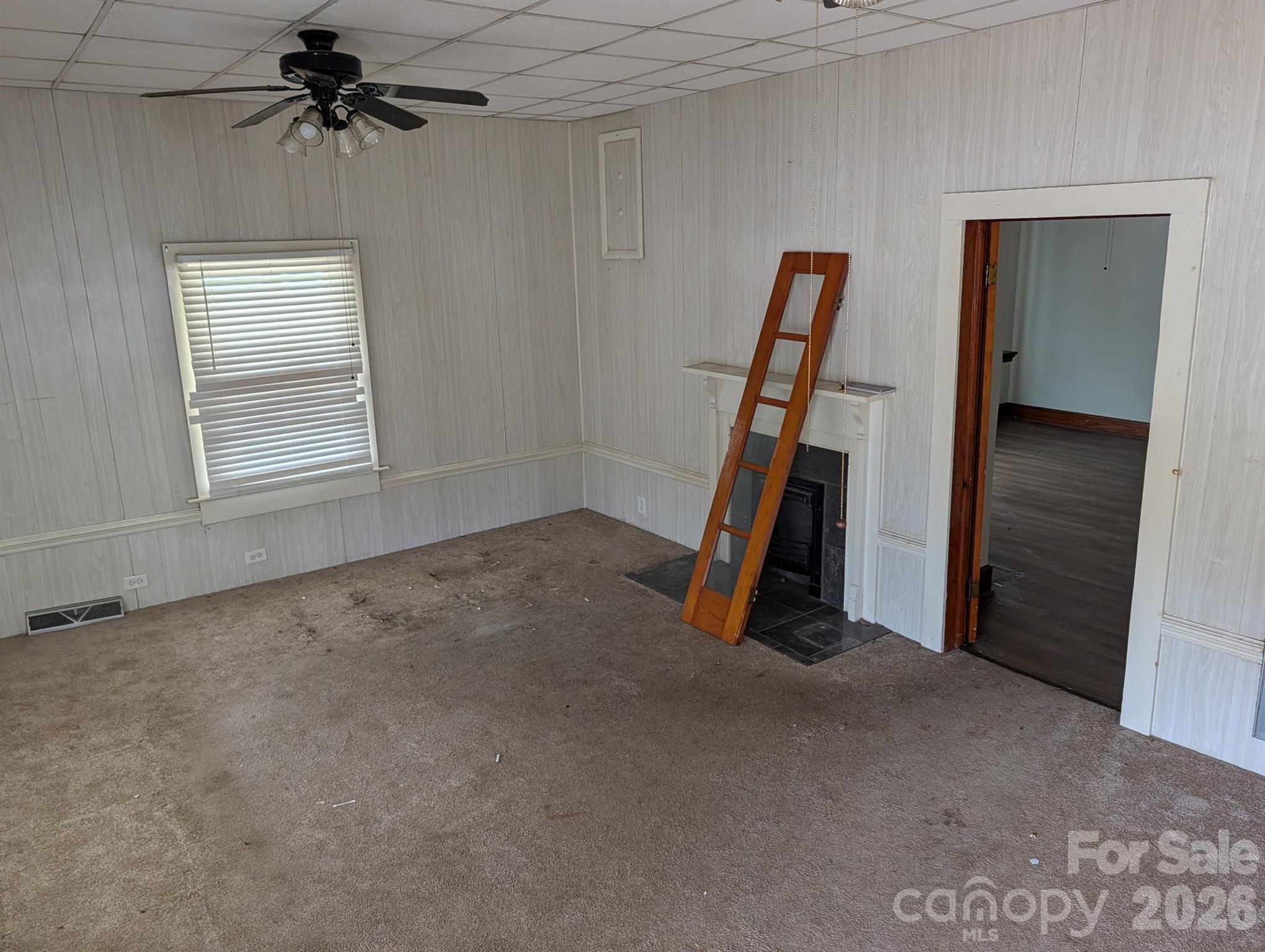 919 W 1st St, Lowell, NC 28098