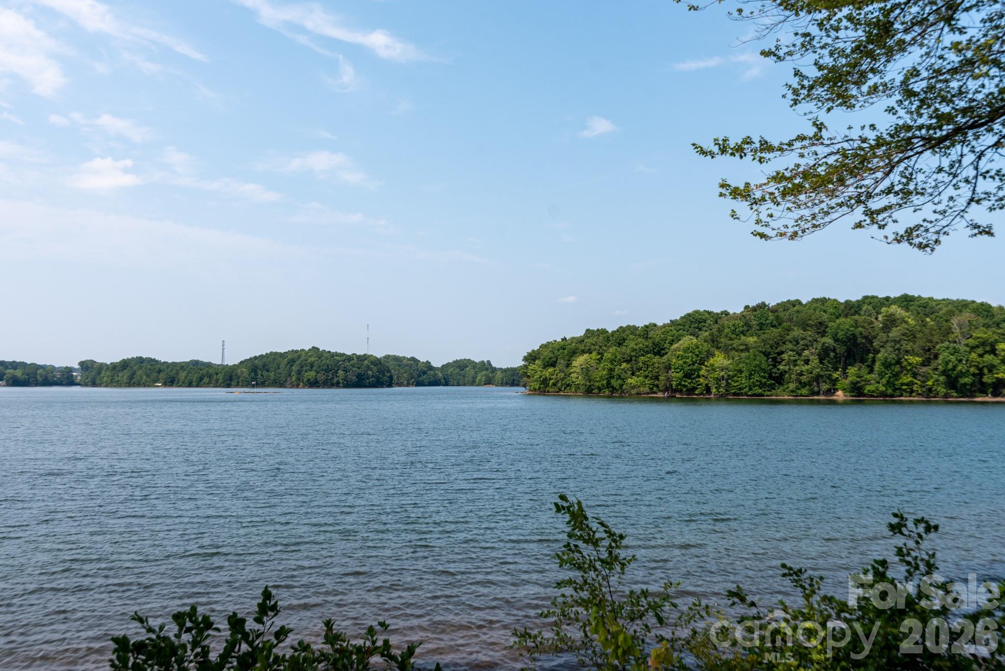 246 Harbour Place Dr, Davidson, NC 28036